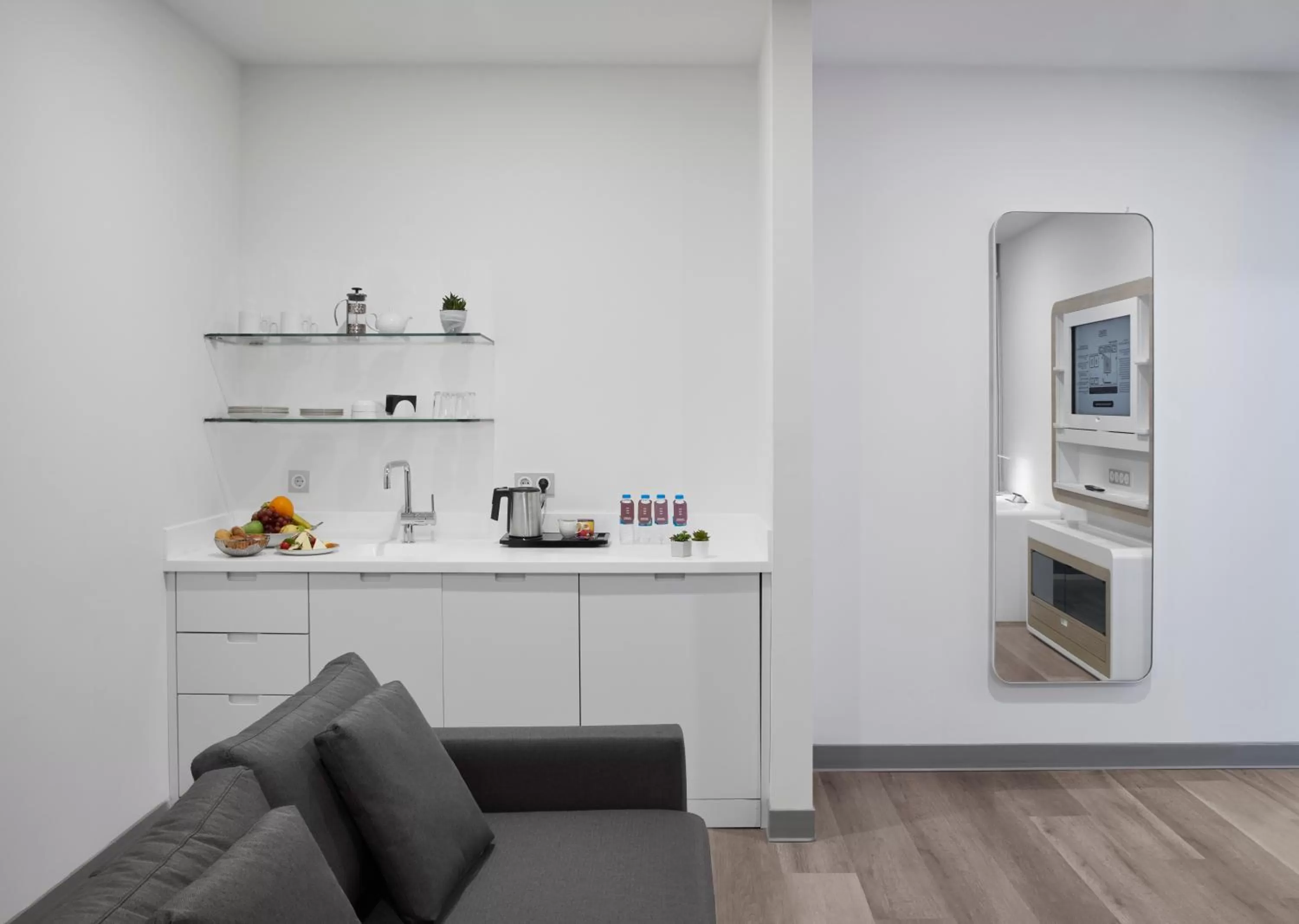 Kitchen or kitchenette in YOTELAIR Istanbul Airport, Duty free - International Transit area