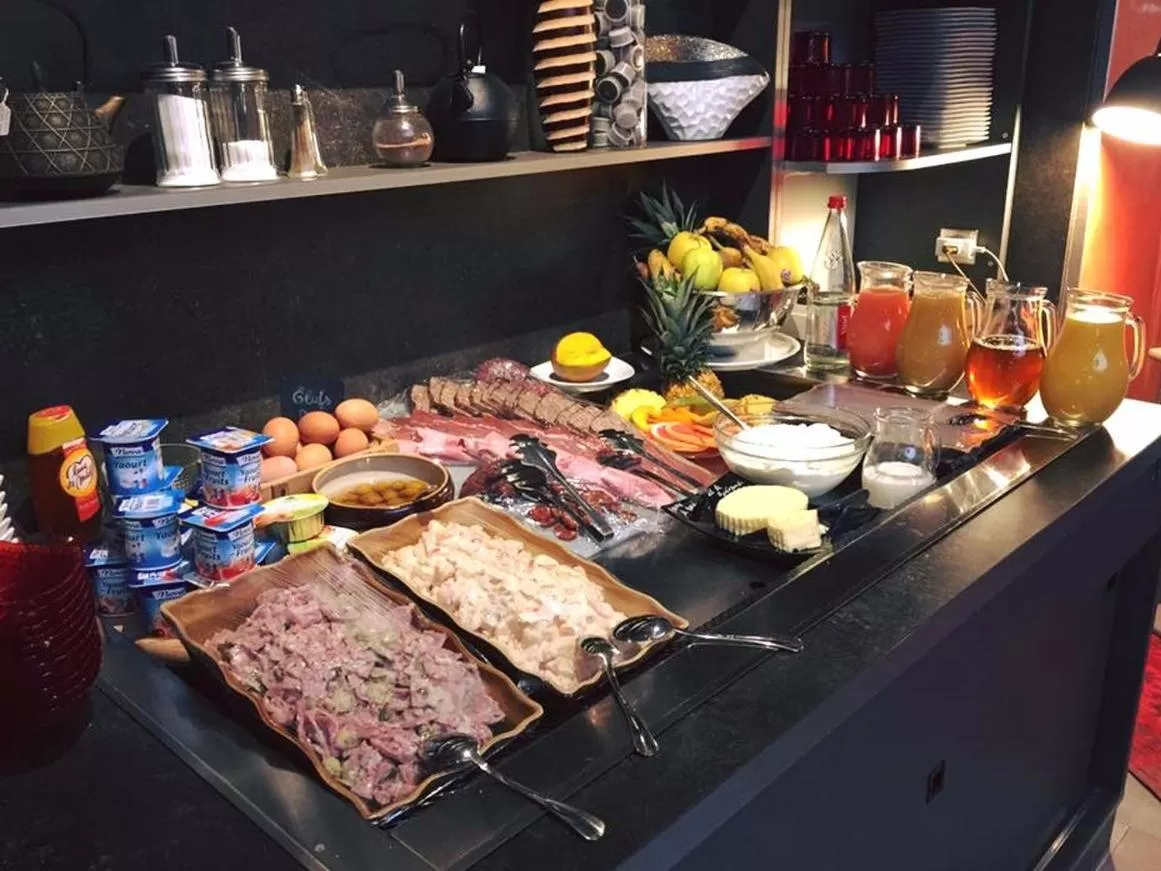 Breakfast in Logis Central Hôtel - Restaurant & Spa