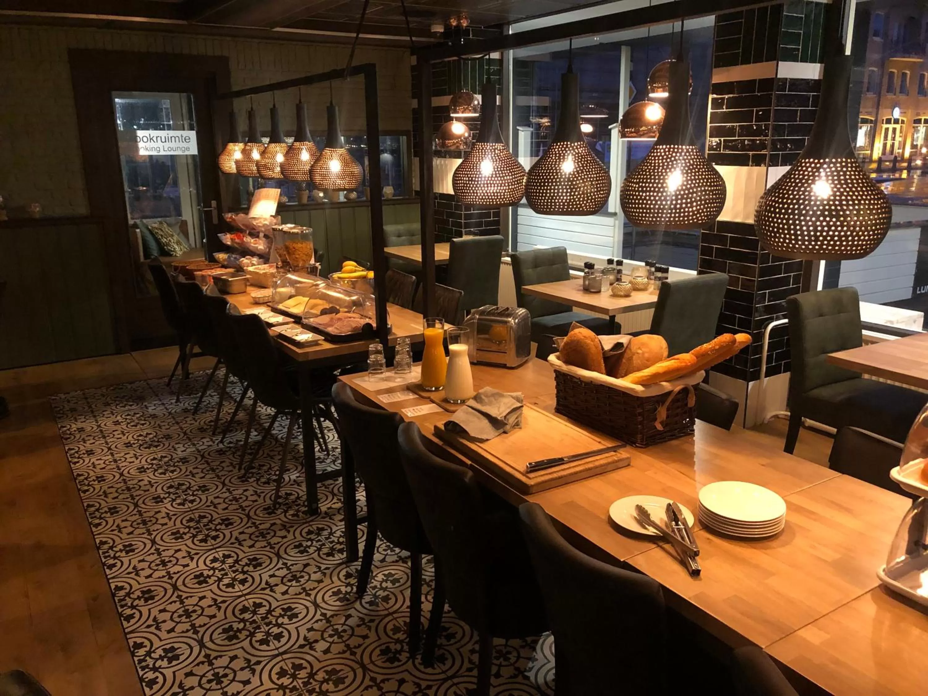 Restaurant/places to eat in Hotel Restaurant de Jonge Heertjes