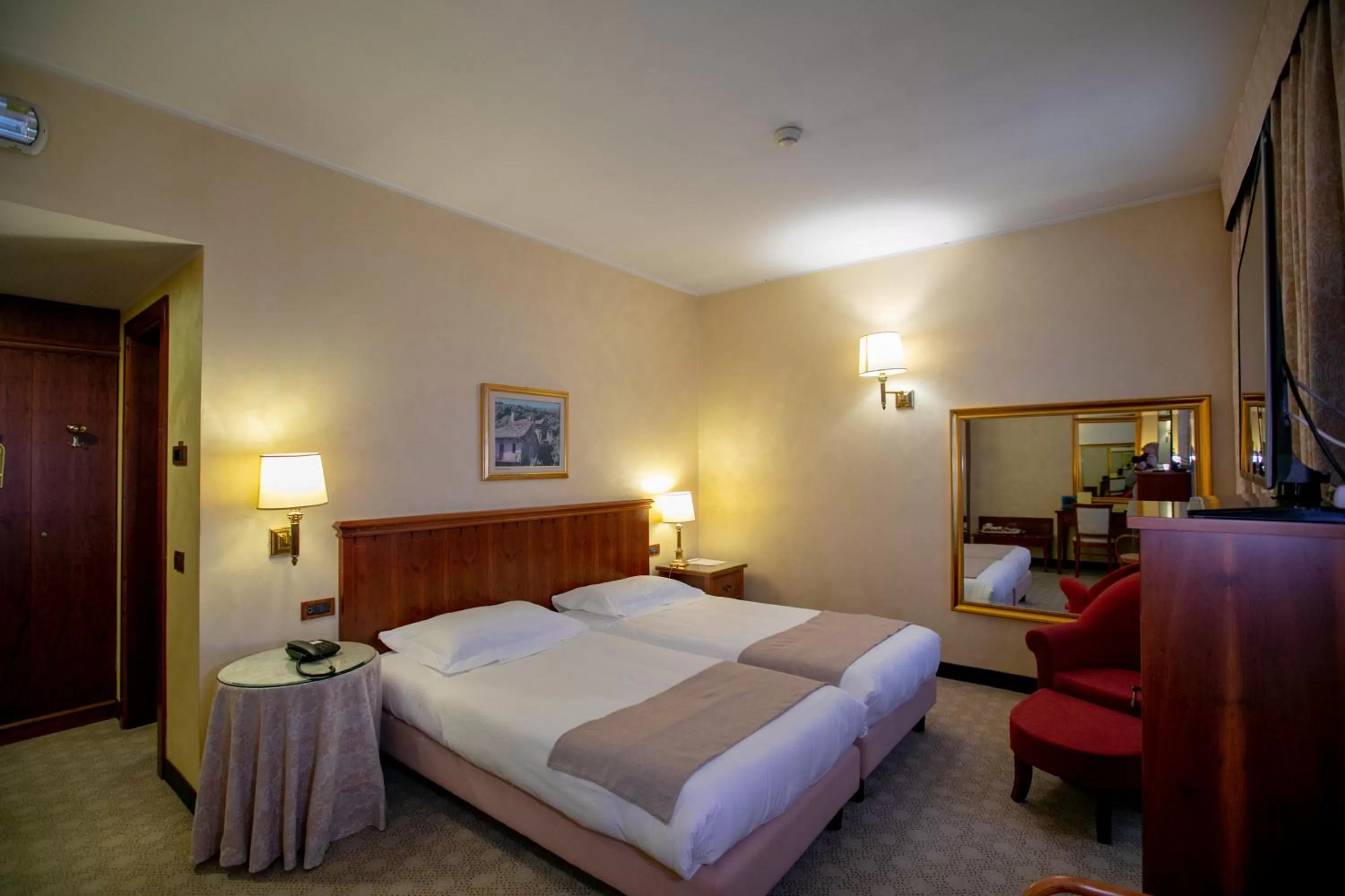 Photo of the whole room, Bed in Scia' On Martin