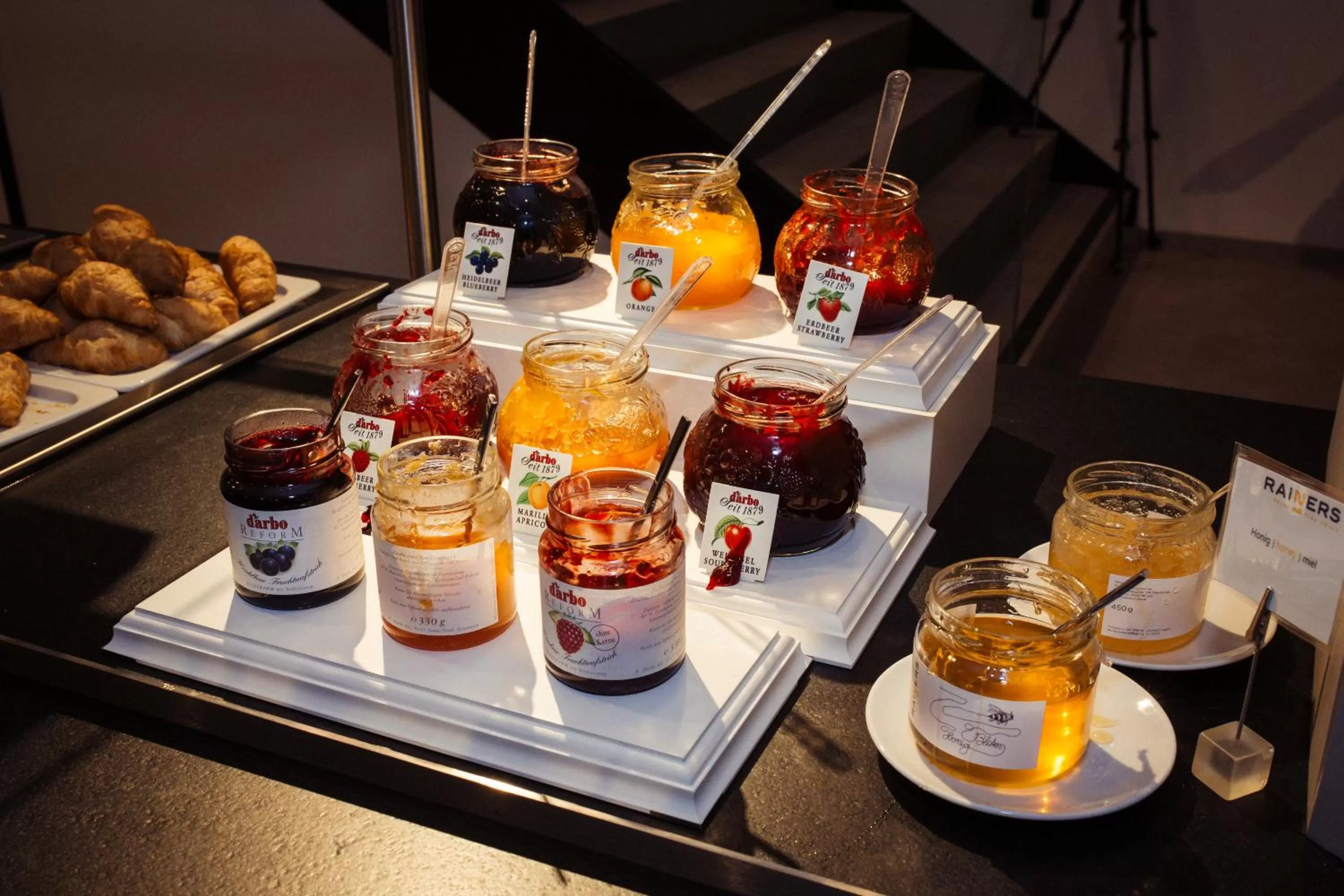 Buffet breakfast in Hotel Rainers21