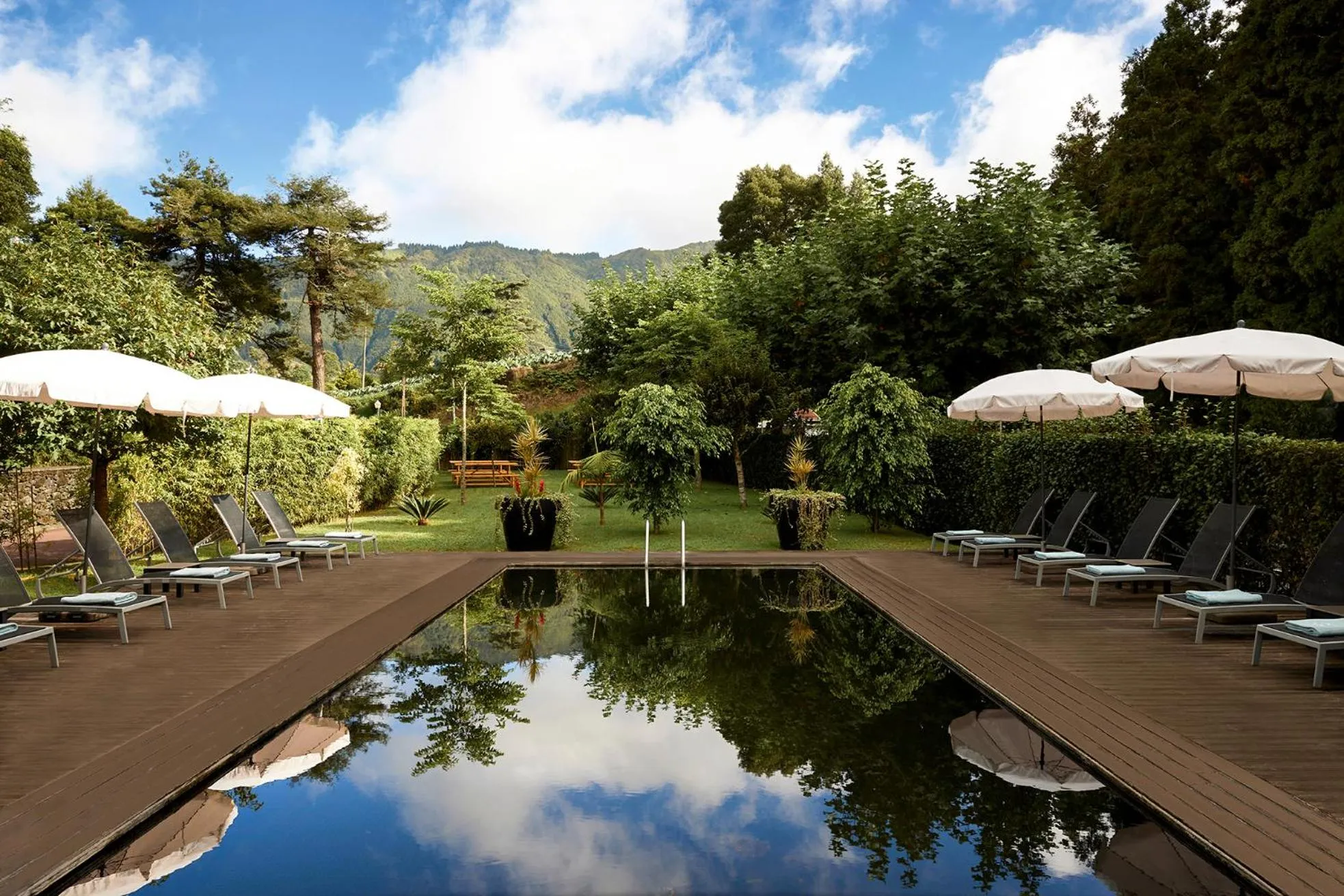 Swimming Pool in Furnas Boutique Hotel - Thermal & Spa