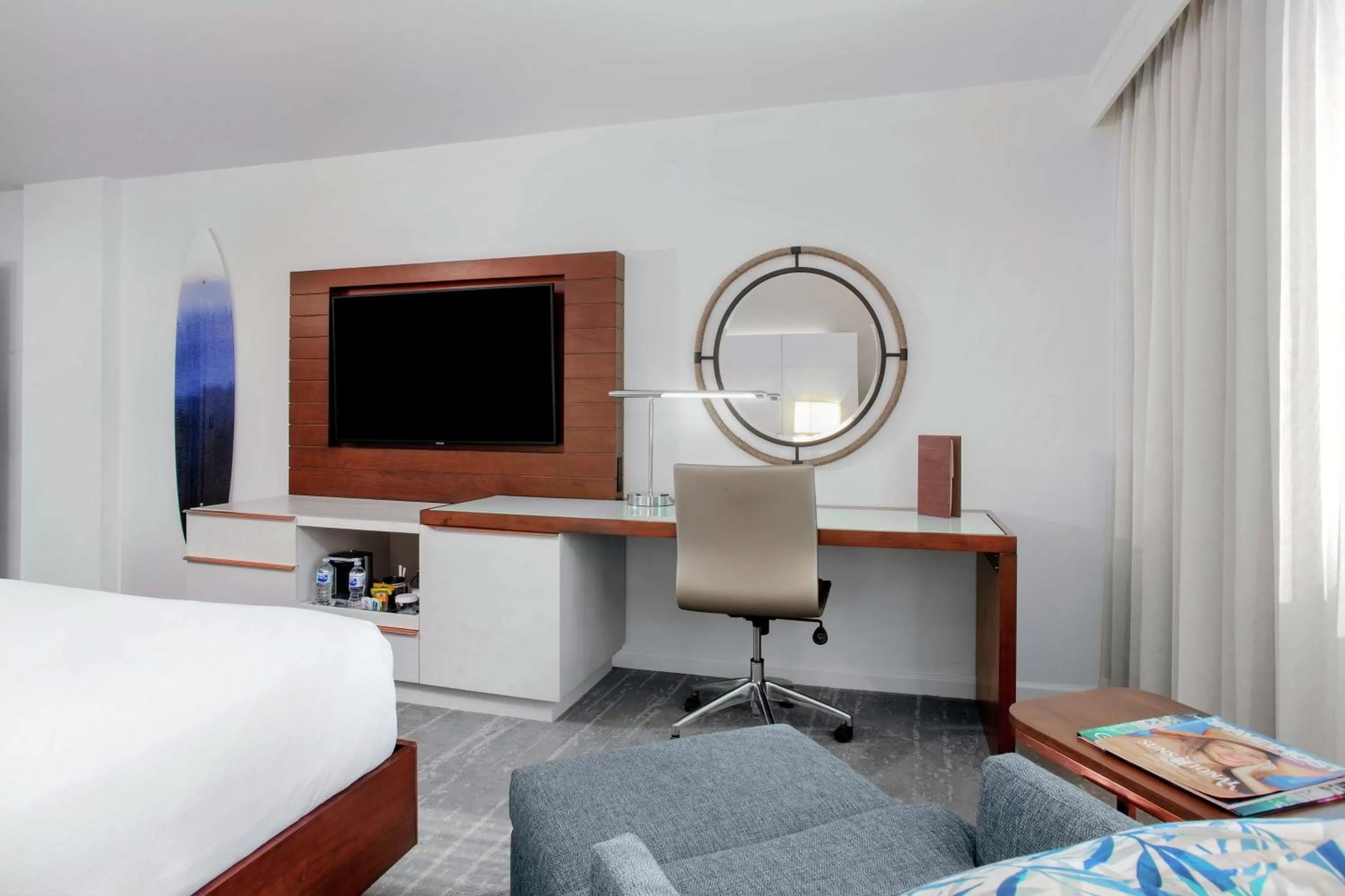 Bedroom, Bed in DoubleTree by Hilton Hotel Deerfield Beach Boca Raton