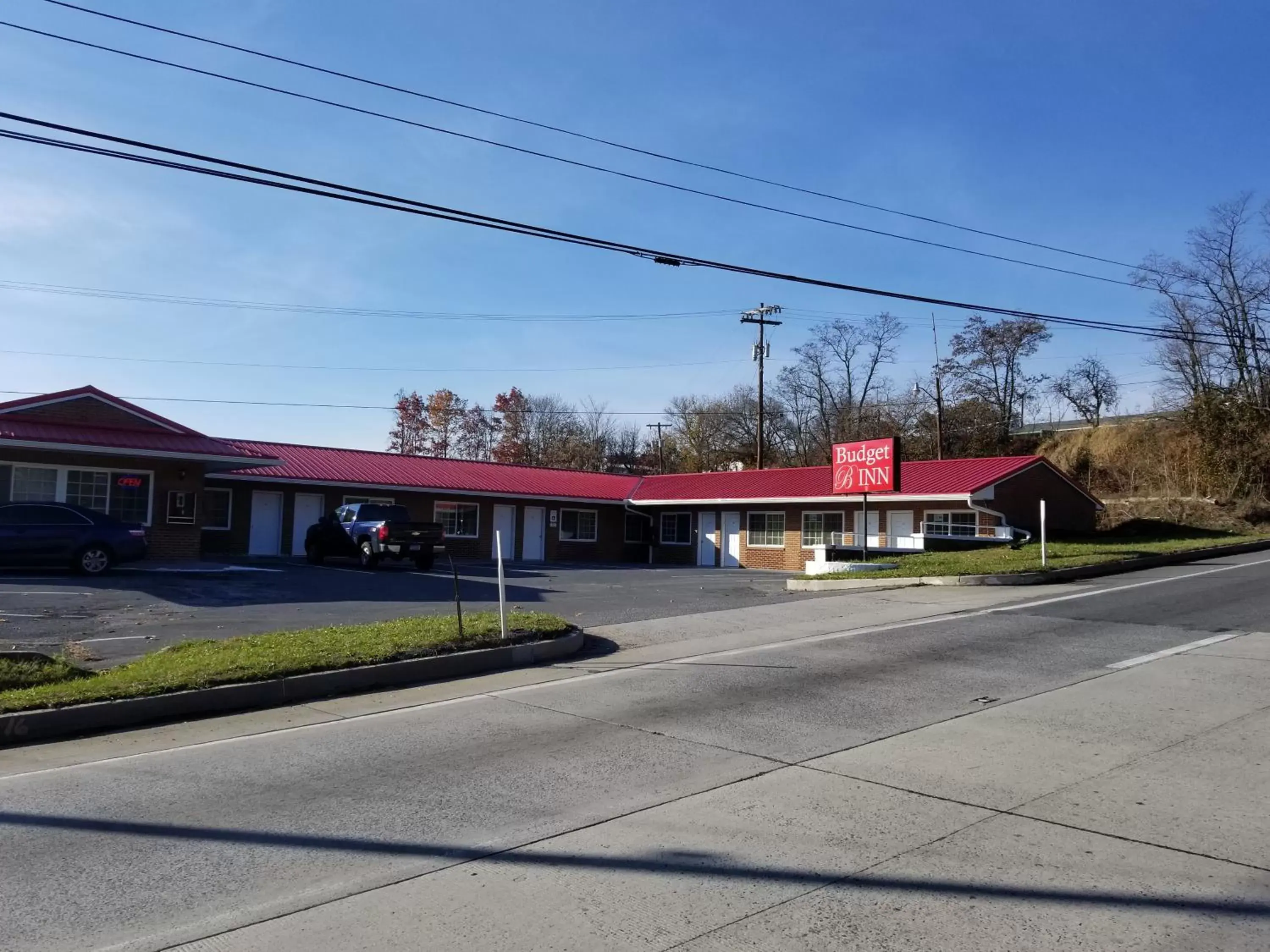 Property Building in Budget Inn Breezewood Property Building in Budget Inn Breezewood