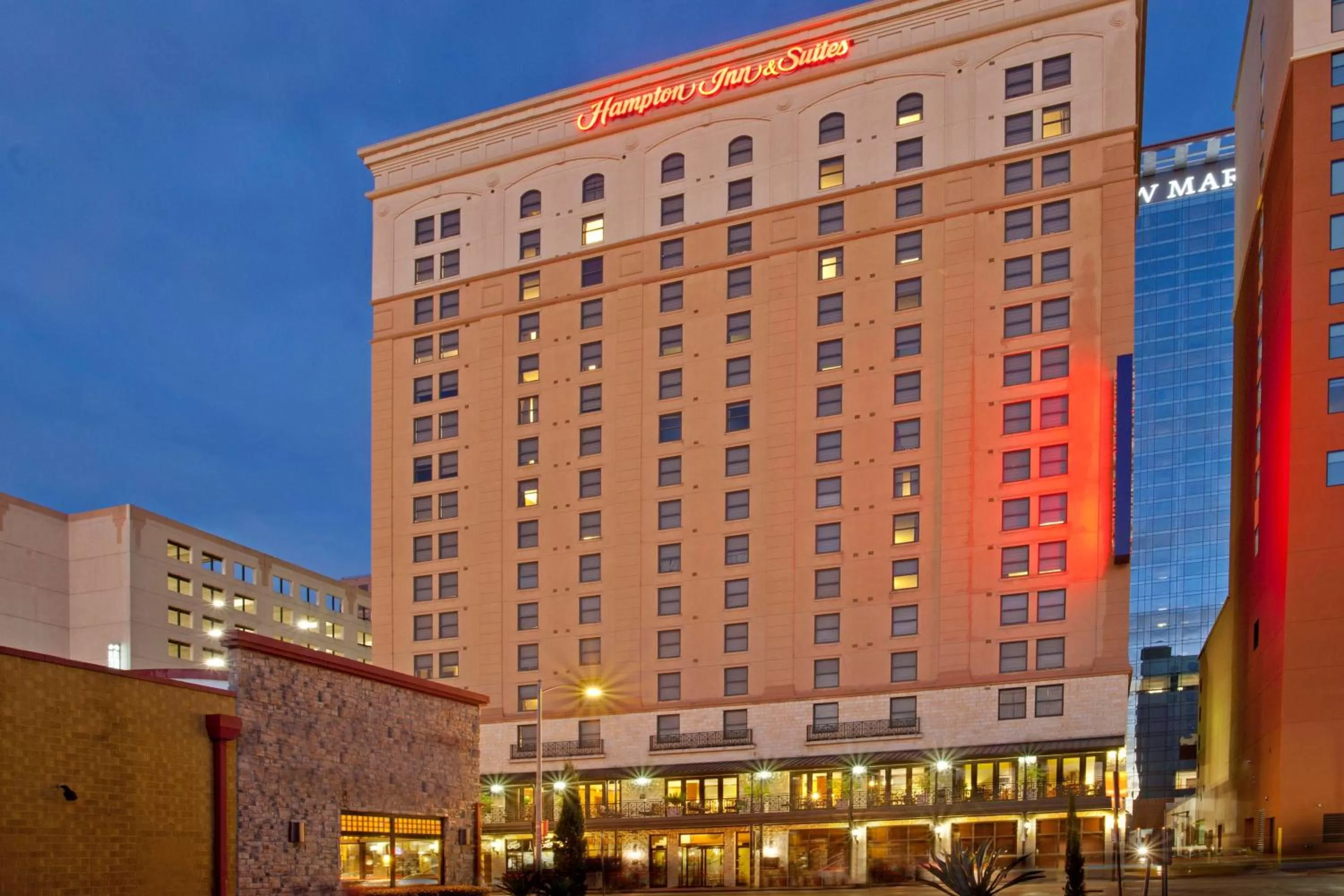 Property building in Hampton Inn & Suites Austin - Downtown
