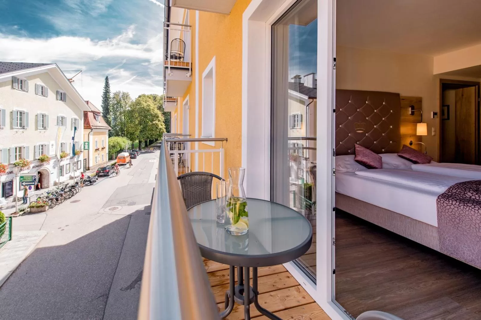 Balcony/Terrace, Bed in Hotel Krone