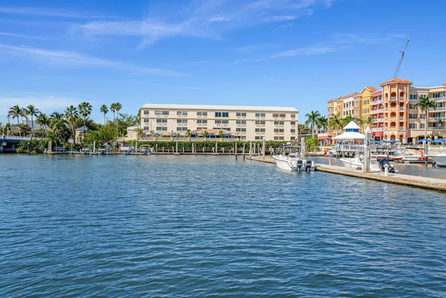 Neighbourhood in Bayfront Inn 5th Avenue