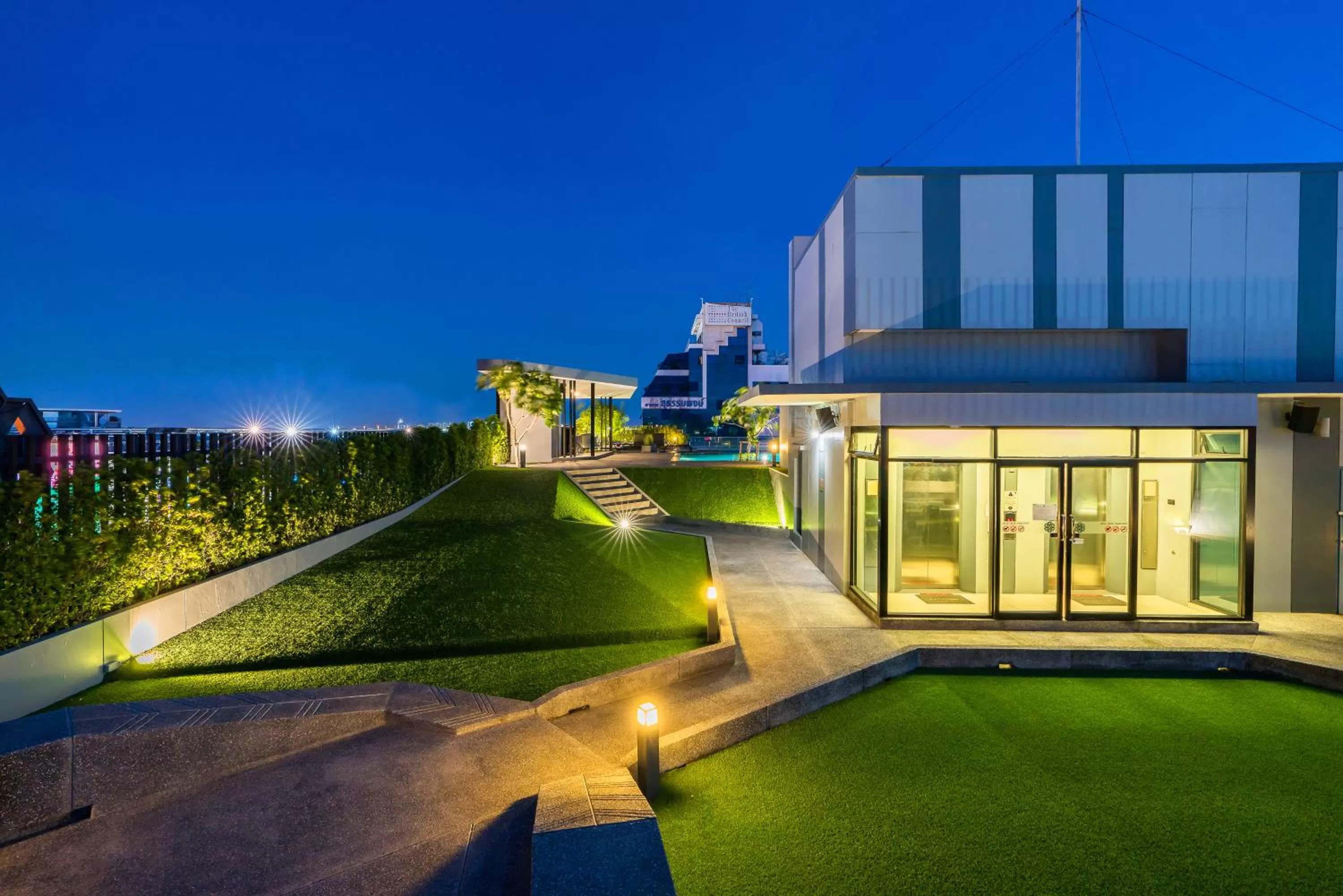 Property building in De Botan Srinakarin Hotel & Residence