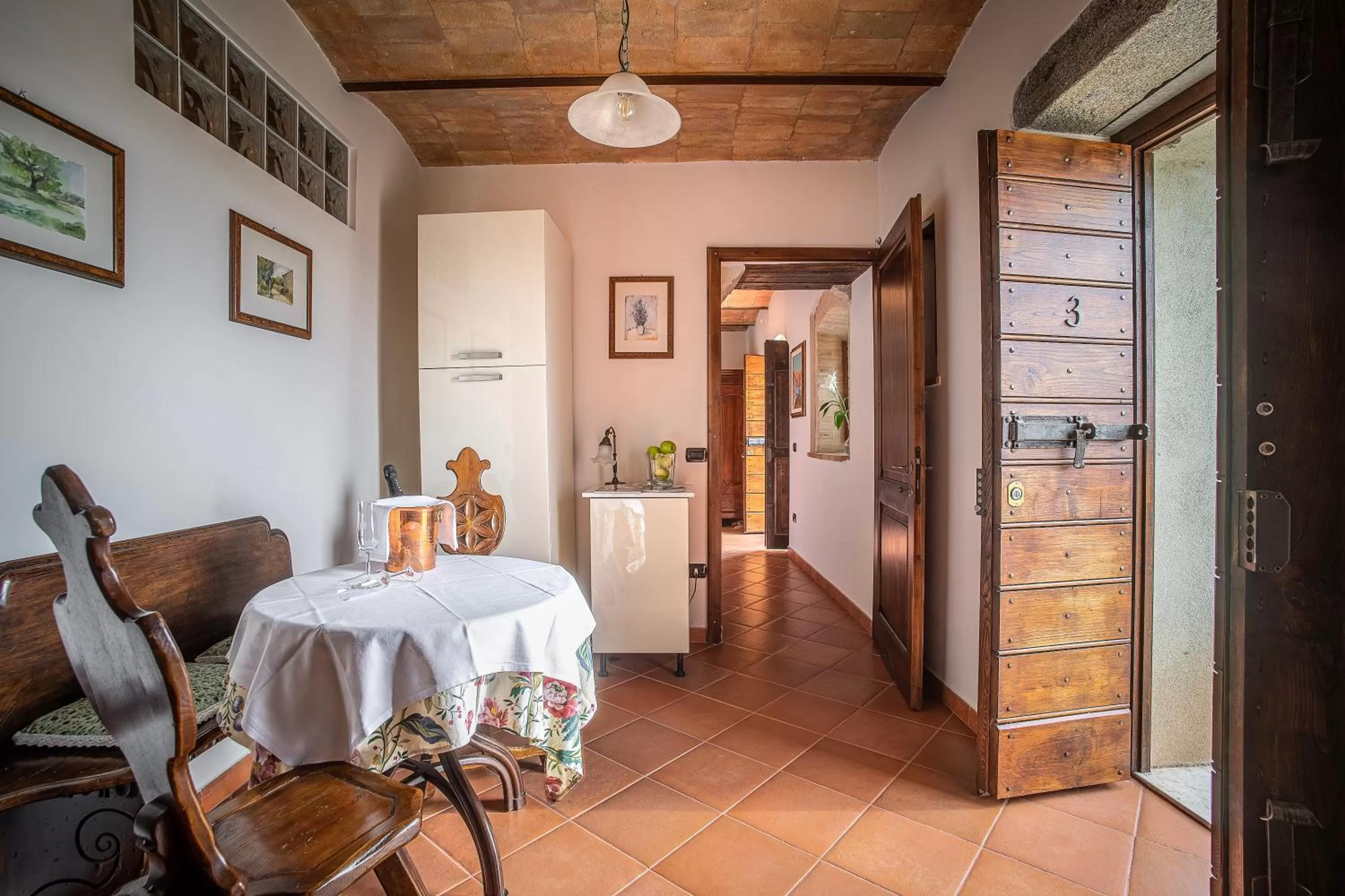 Dining Area in Domus Antiqua Bed & Breakfast