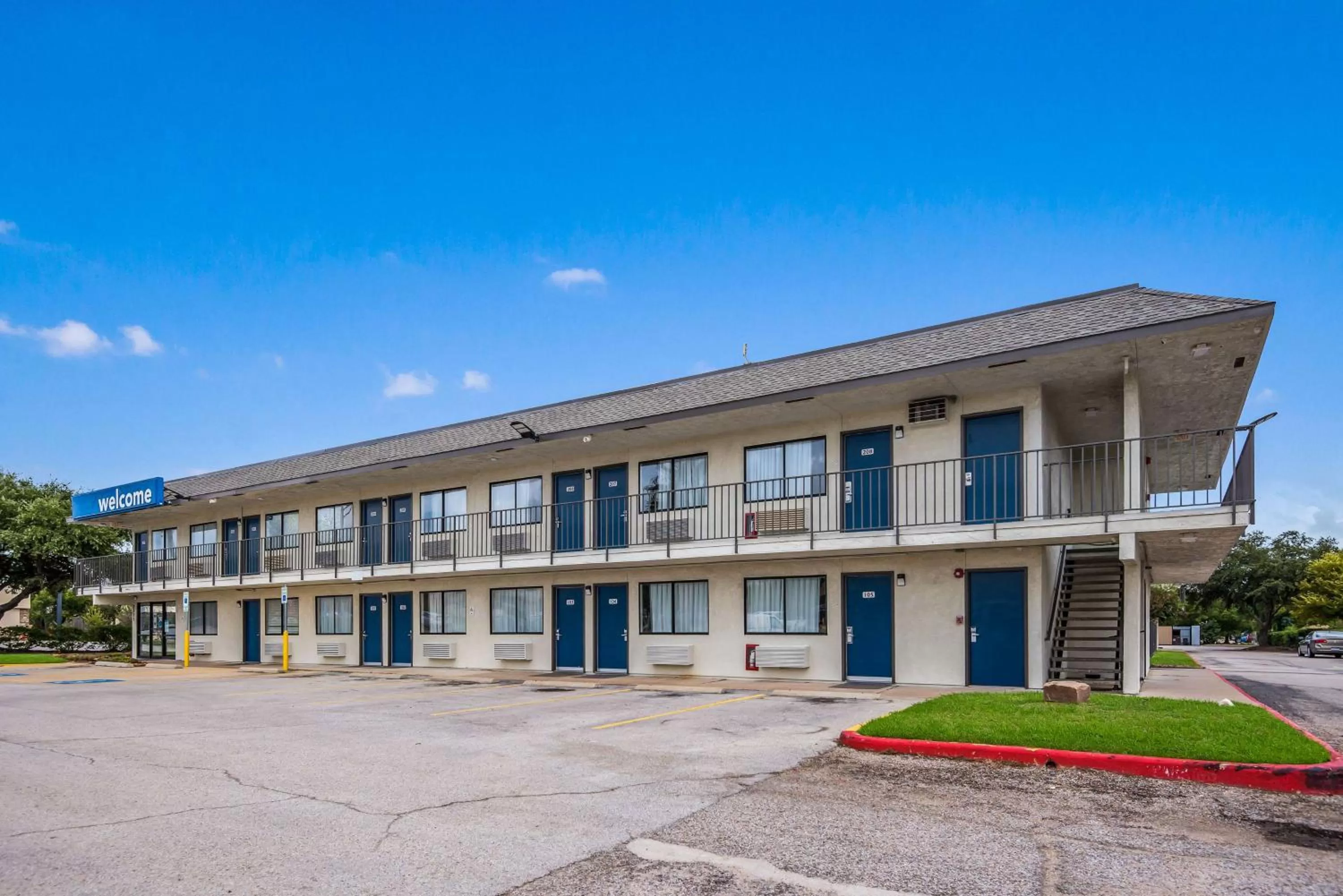 Property building in Motel 6-College Station, TX - Bryan