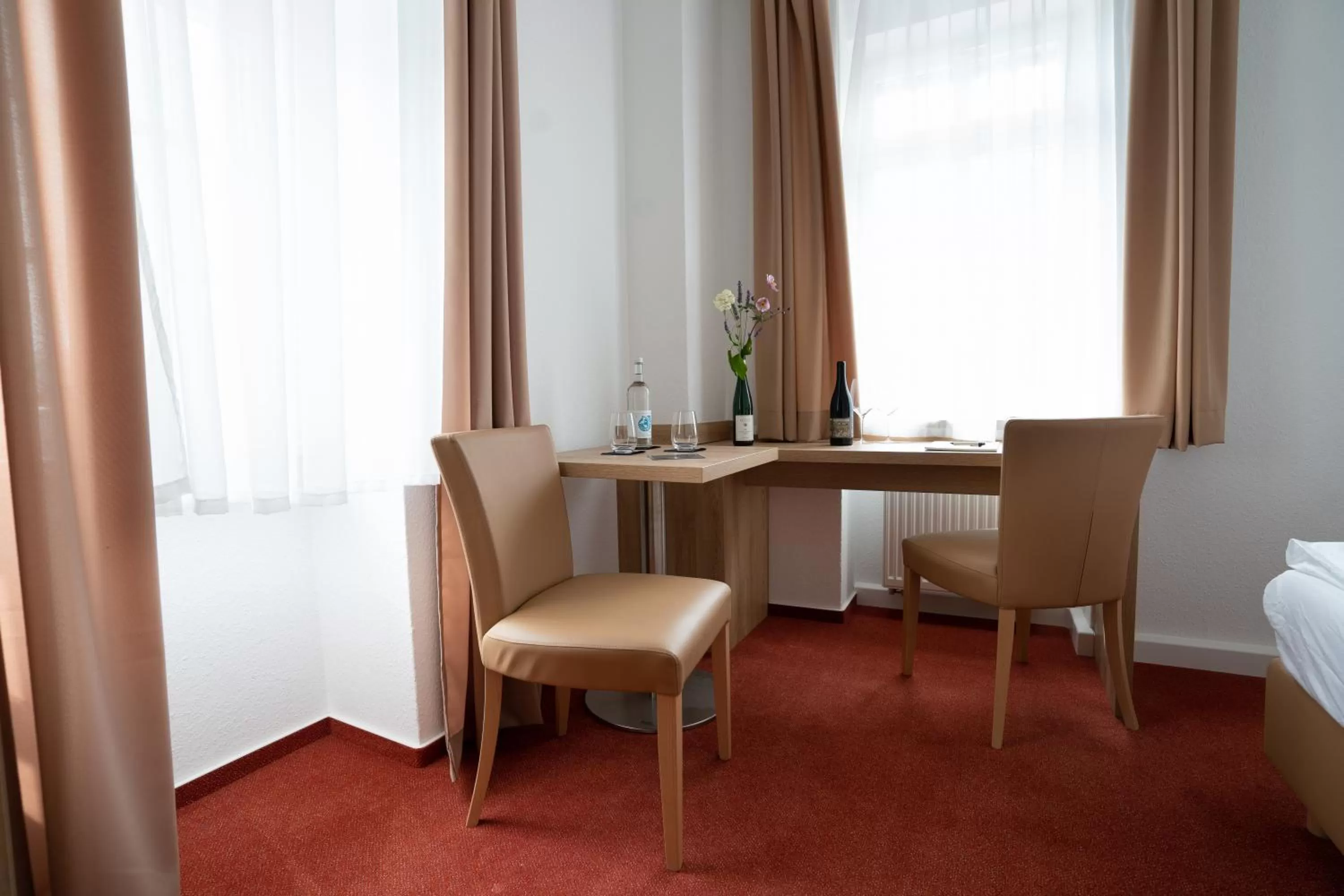 Seating area in Nineofive Hotel