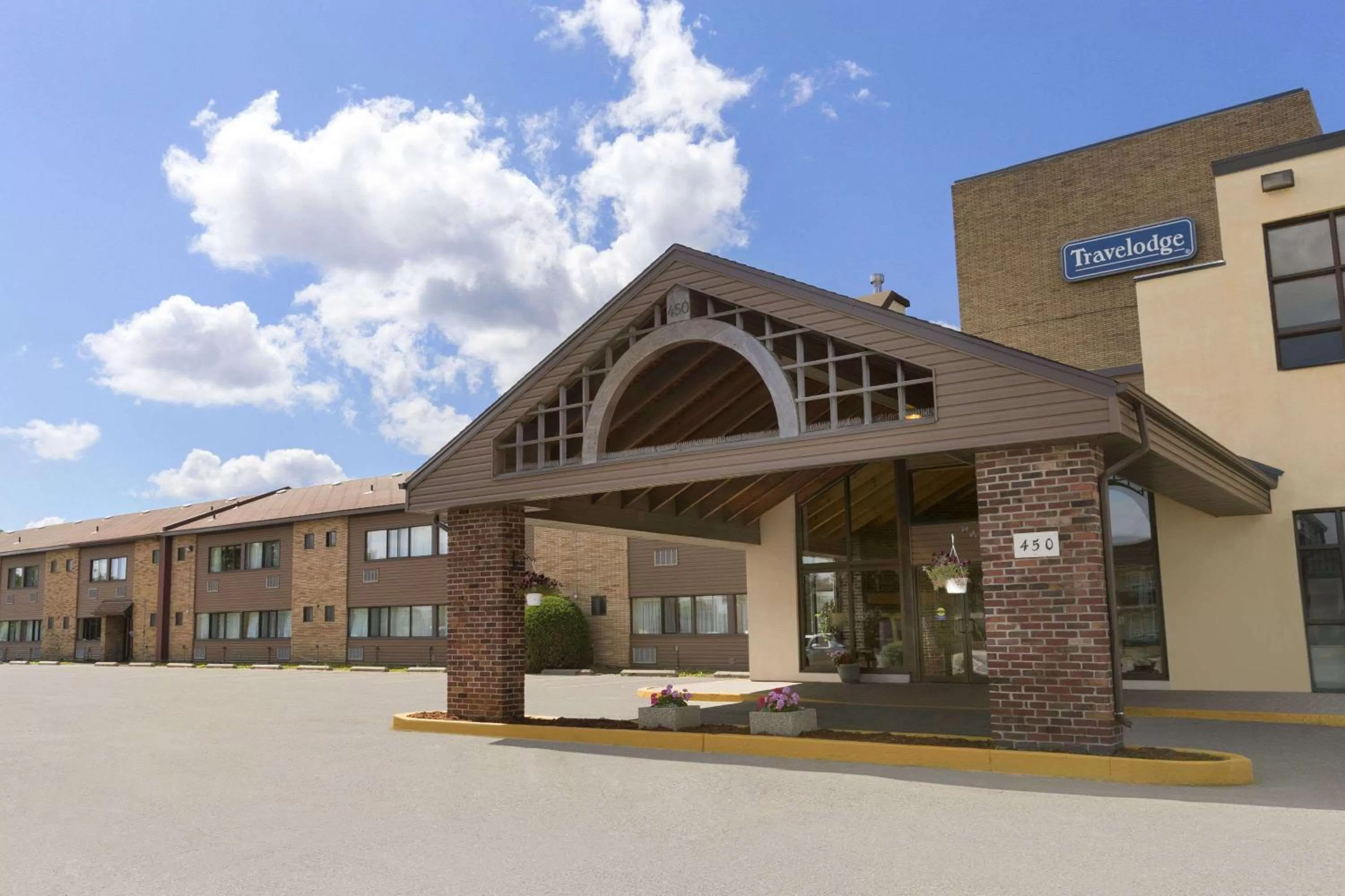 Travelodge by Wyndham Thunder Bay ON