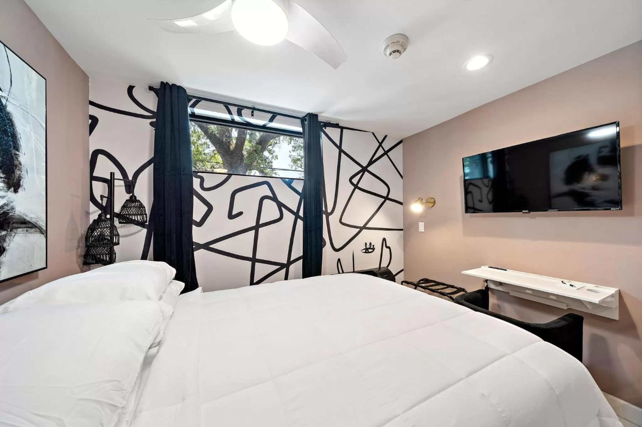 Decorative detail, Bed in Wanderstay Boutique Hotel