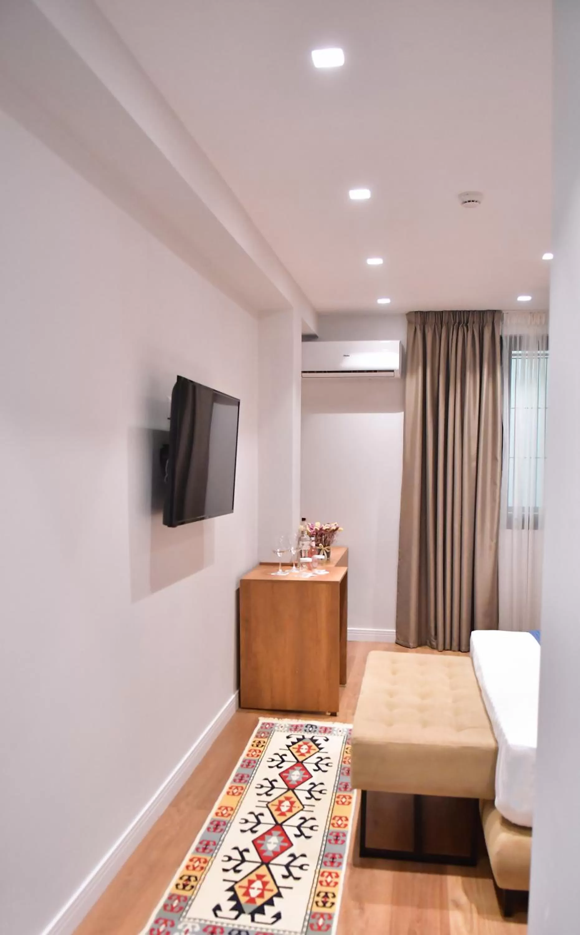Communal lounge/ TV room, TV/Entertainment Center in 313 Villa City Center Hotel