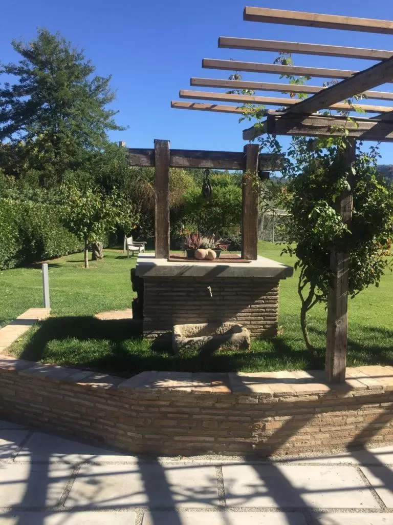 Garden in La Pergola B&B