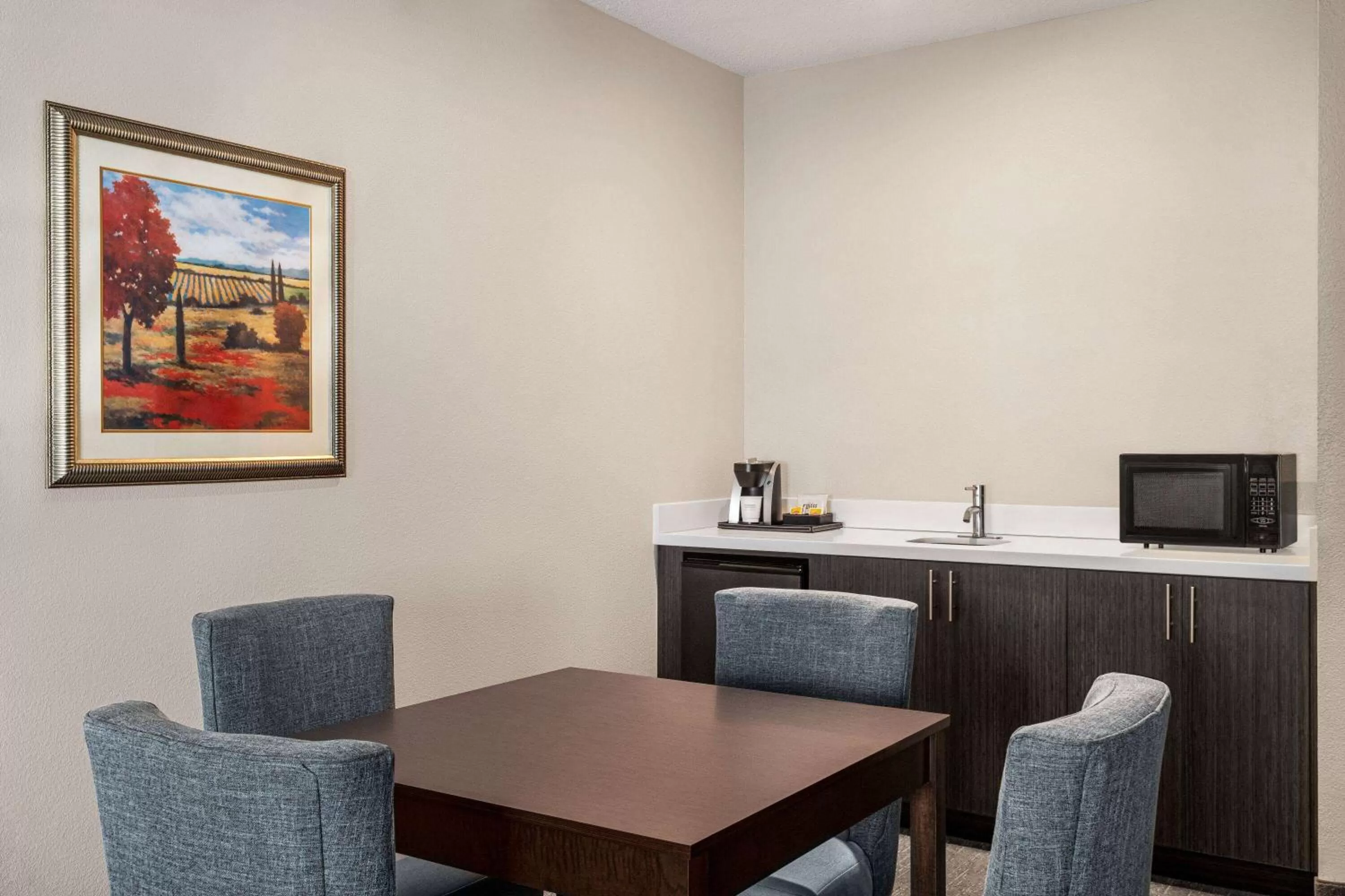 Bed in Wingate by Wyndham Port Wentworth Savannah Area