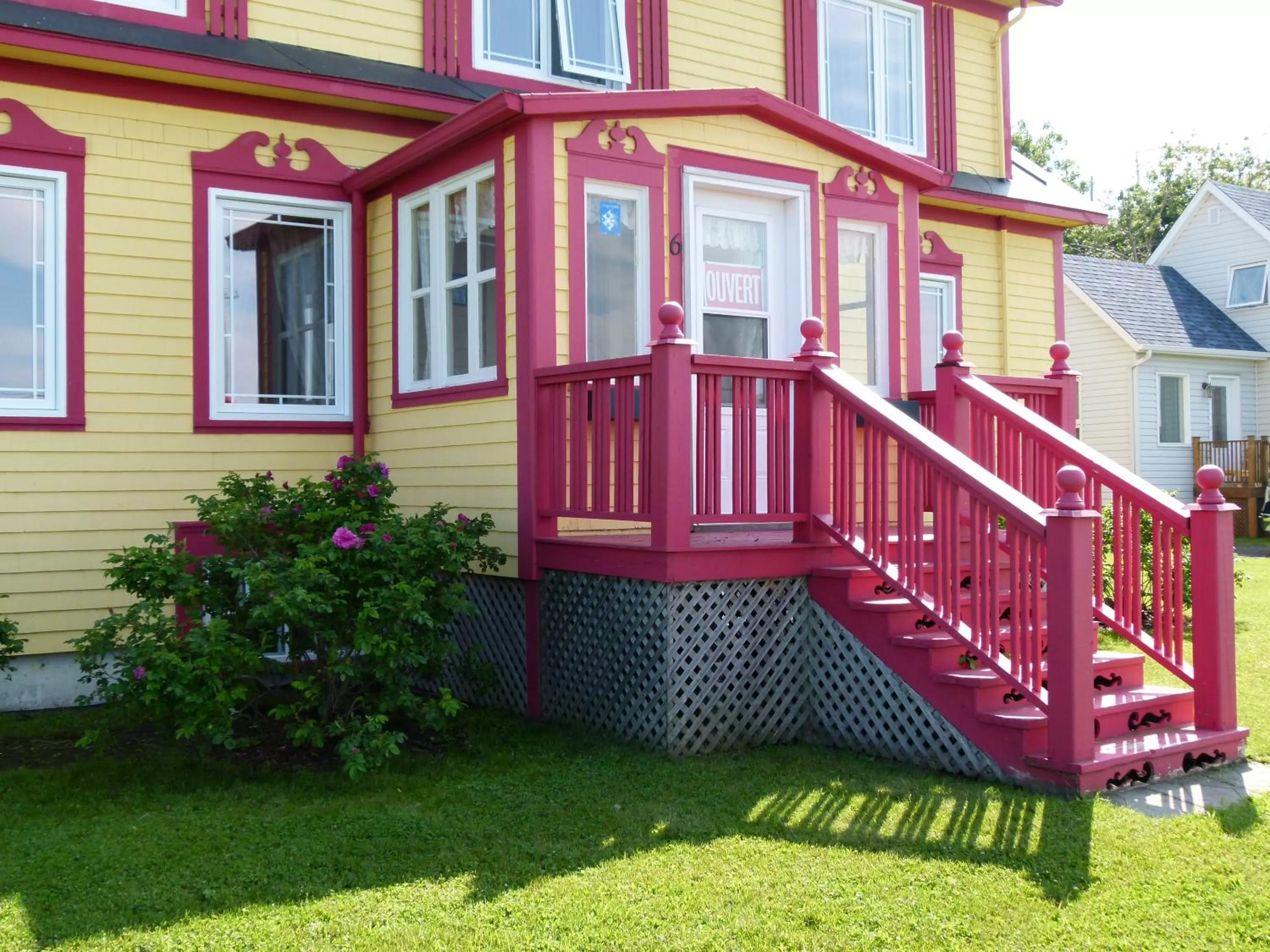 Facade/entrance, Garden in La Maison entre Mer Montagnes