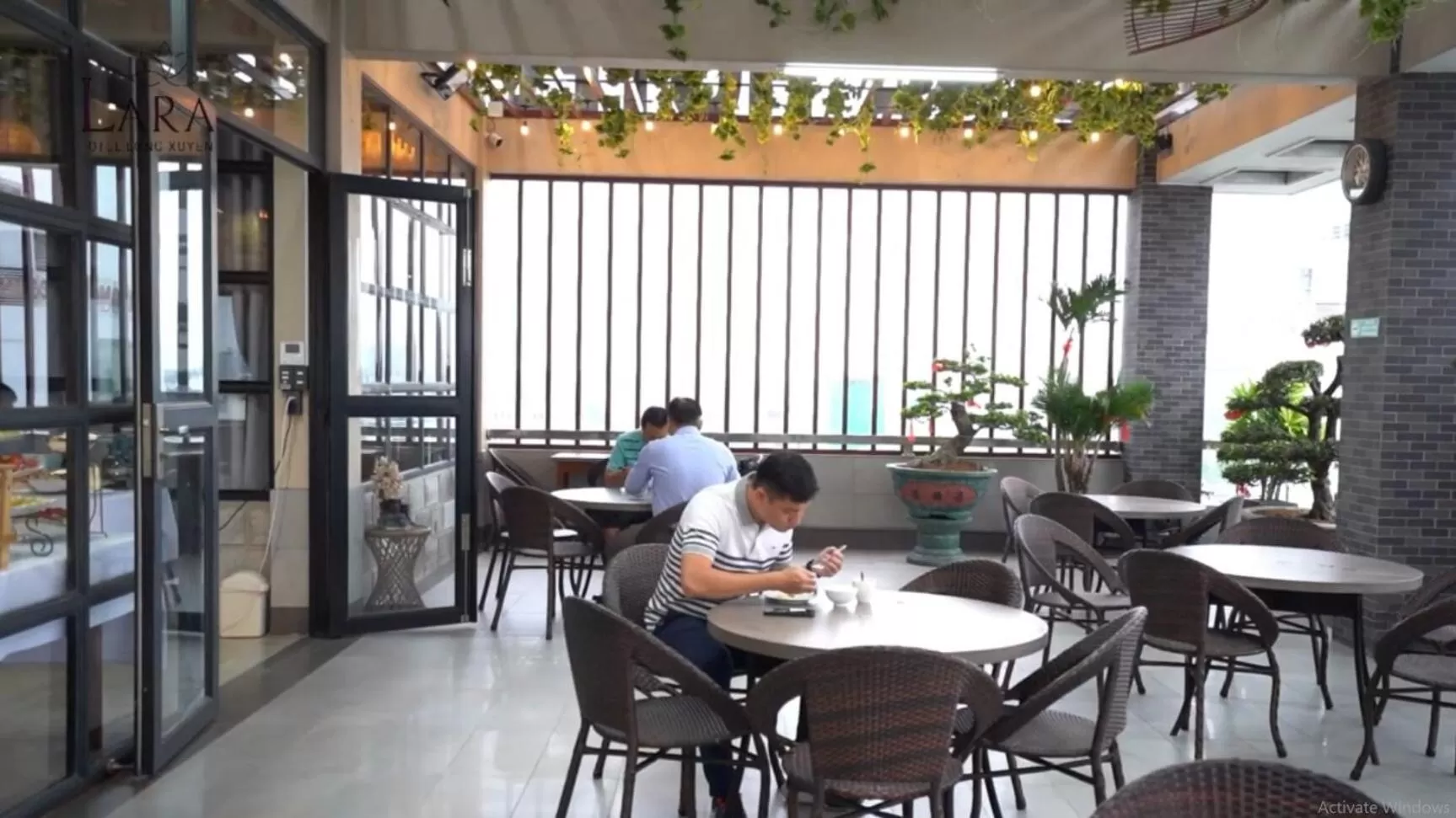 LARA HOTEL LONG XUYÊN