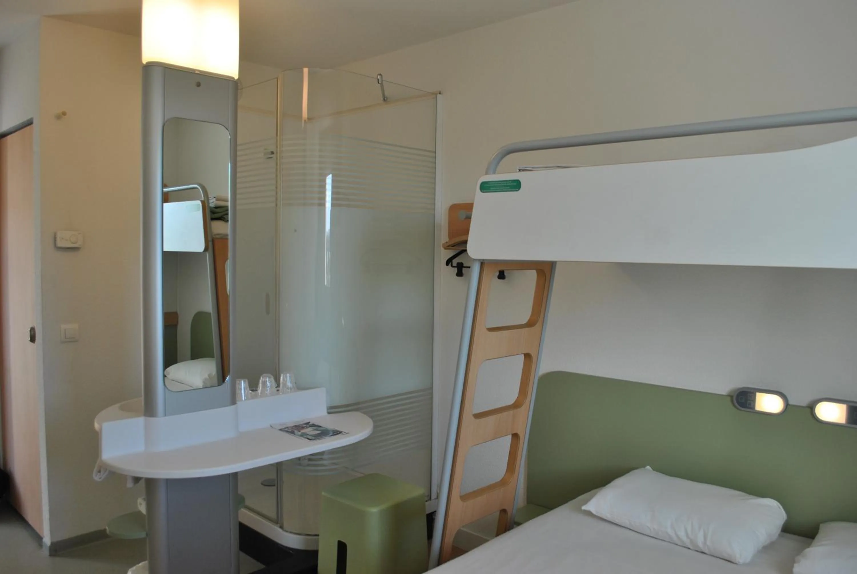 bunk bed, Bed in ibis budget Loriol Le Pouzin