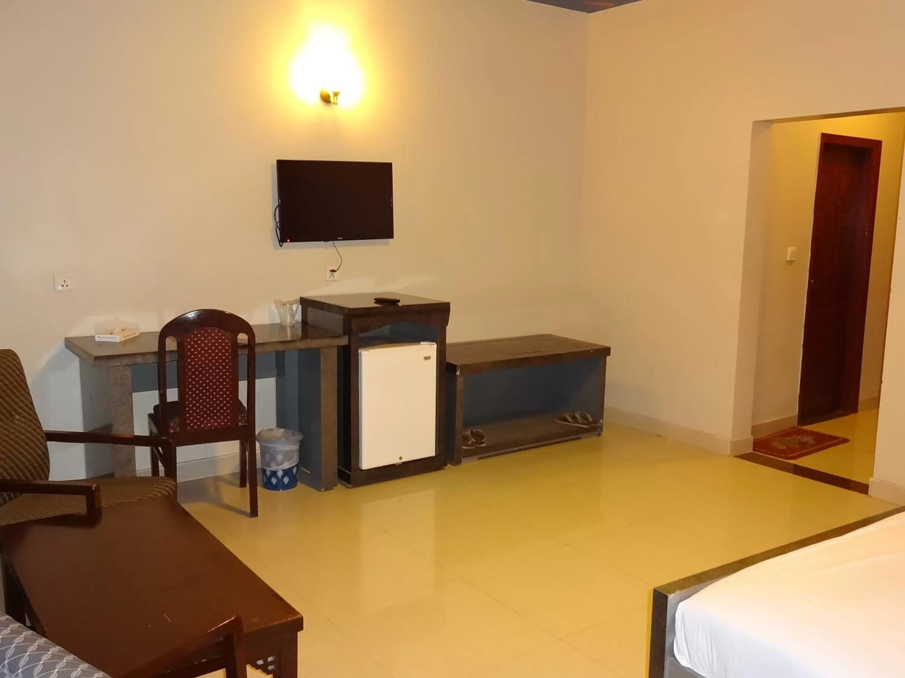 TV and multimedia, TV/Entertainment Center in Hotel Sky Towers