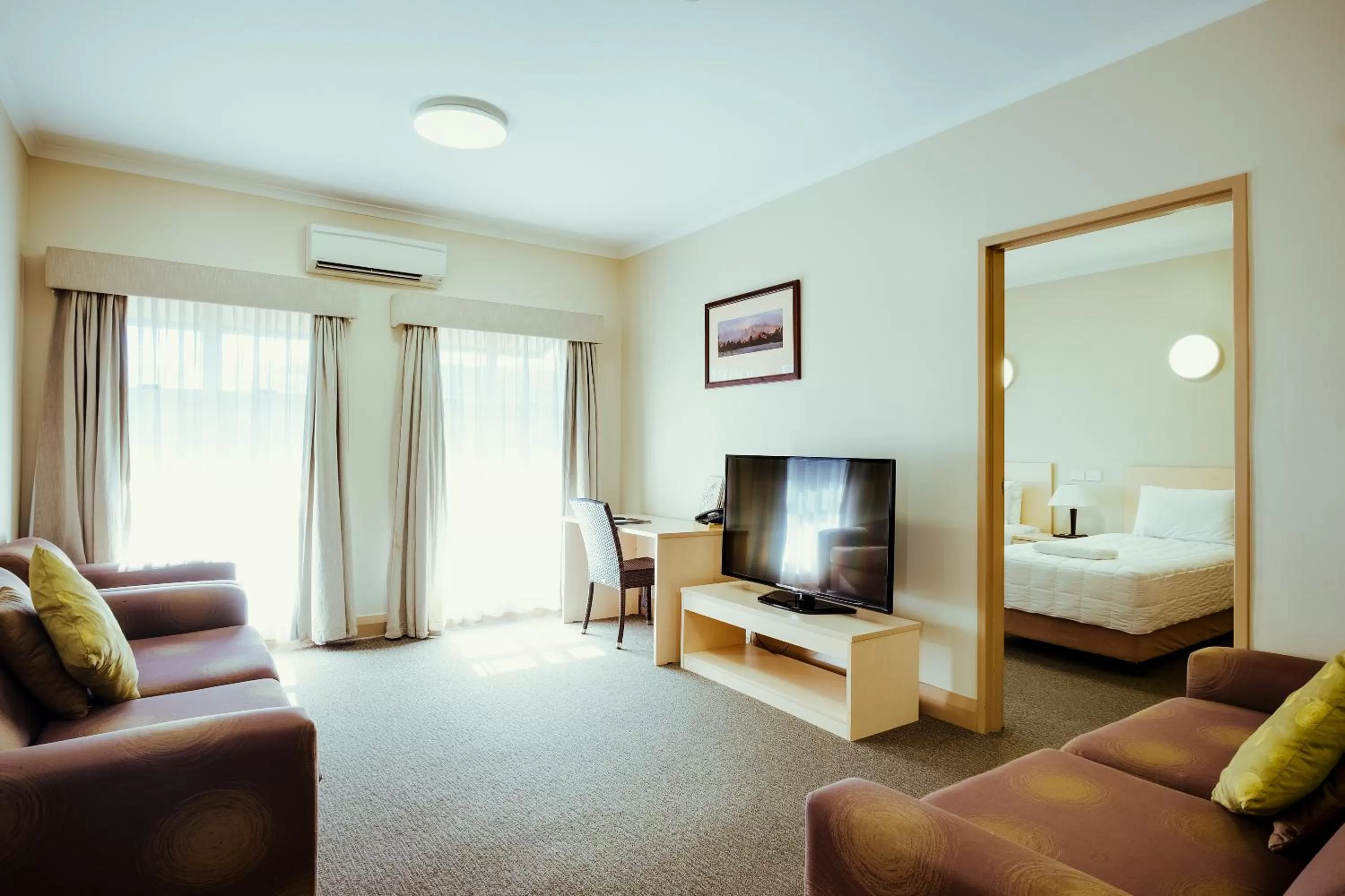 TV and multimedia, Bed in Club Motor Inn