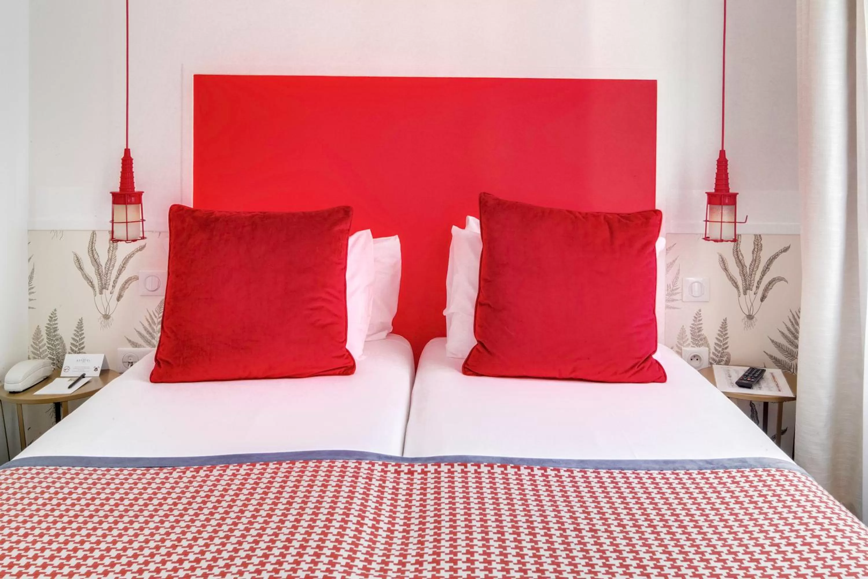 Photo of the whole room, Bed in Hotel George - Astotel