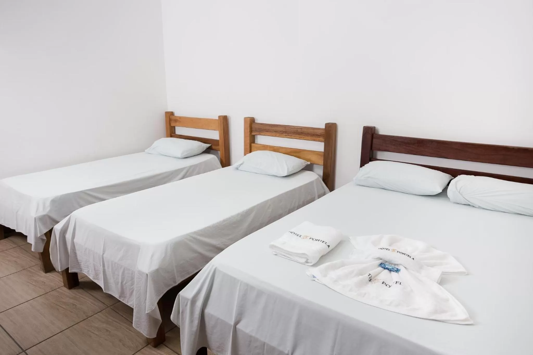 Bed in Hotel Portela III - Aprox 600m do Thermas dos Laranjais e Hot Beach