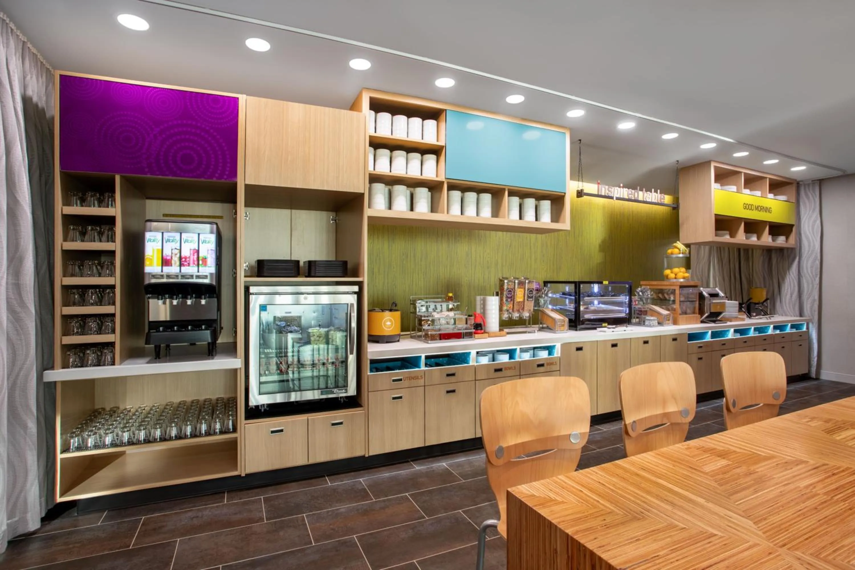 Breakfast in Home2 Suites By Hilton Calhoun