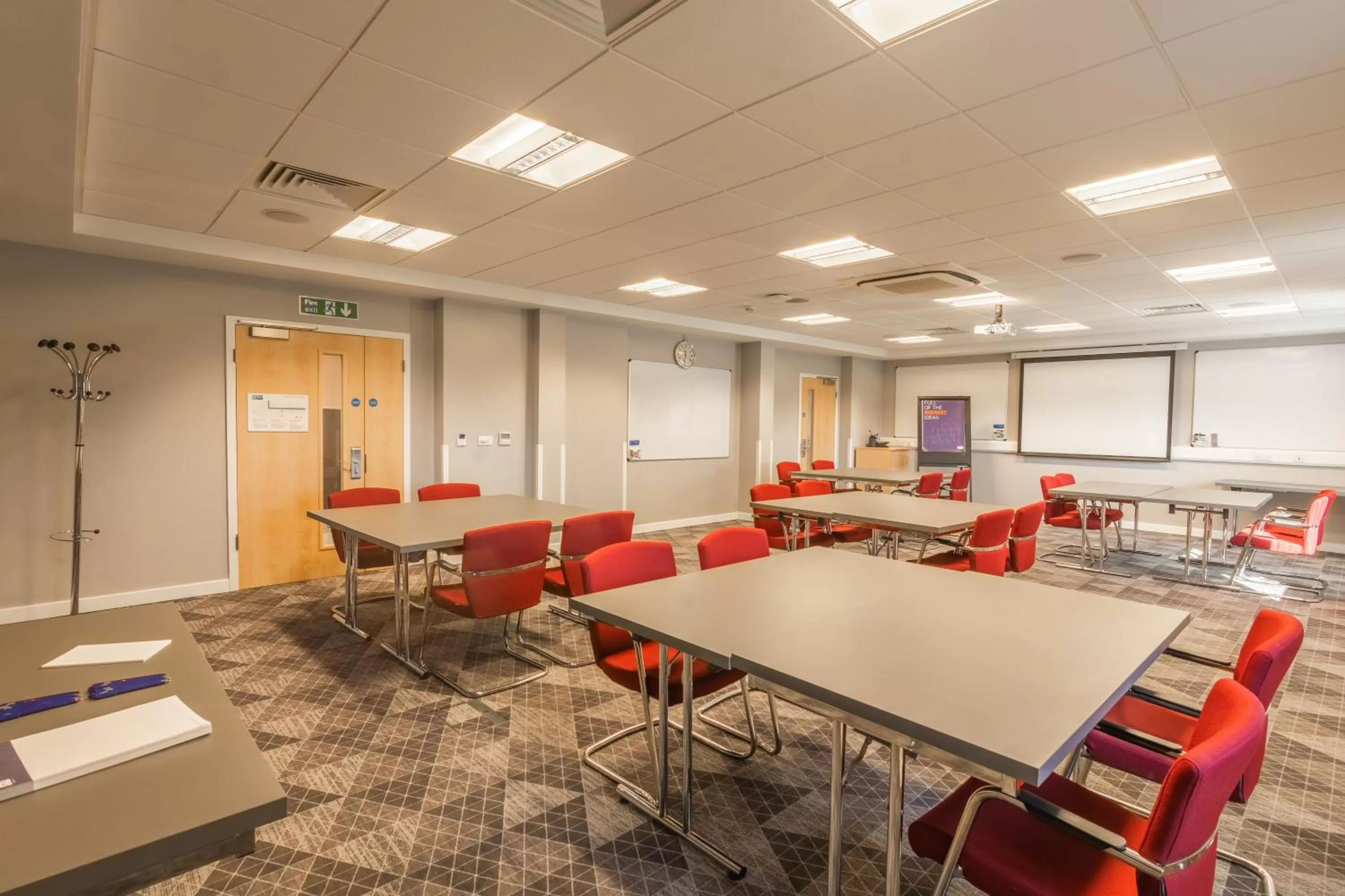 Meeting/conference room in Holiday Inn Express Kettering by IHG