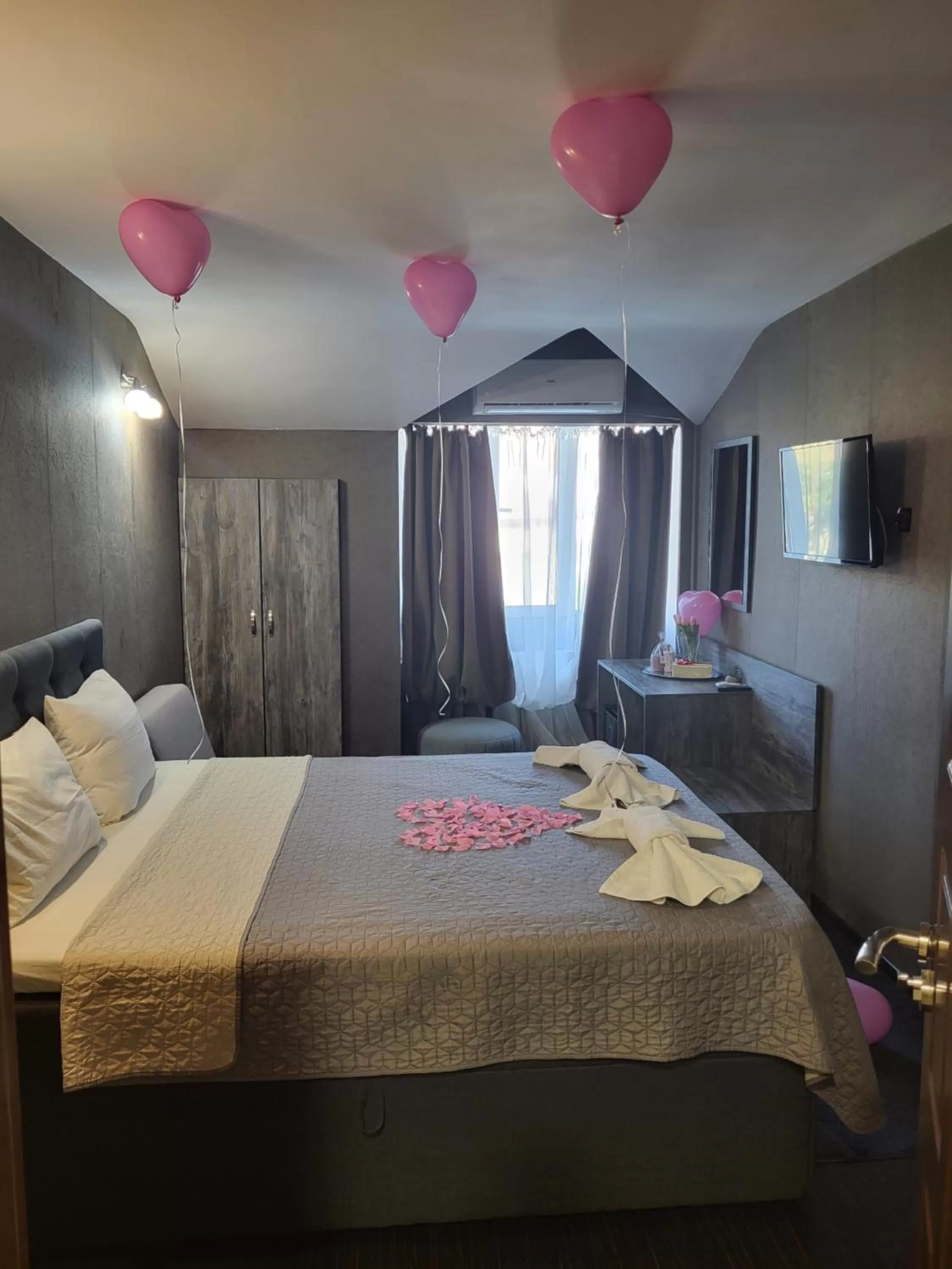 Bed in Vida Family Hotel