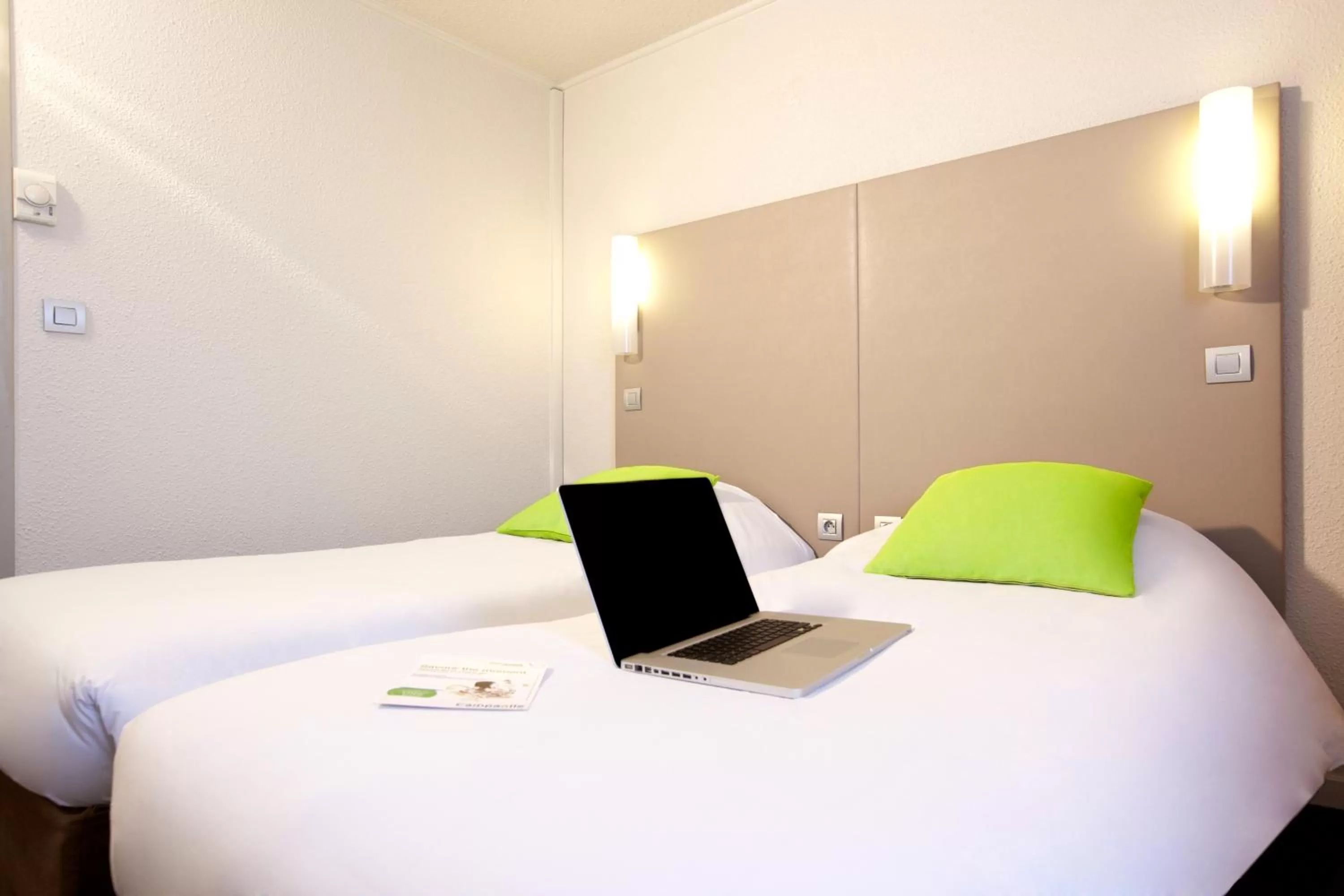 Bed in Campanile Villejuif