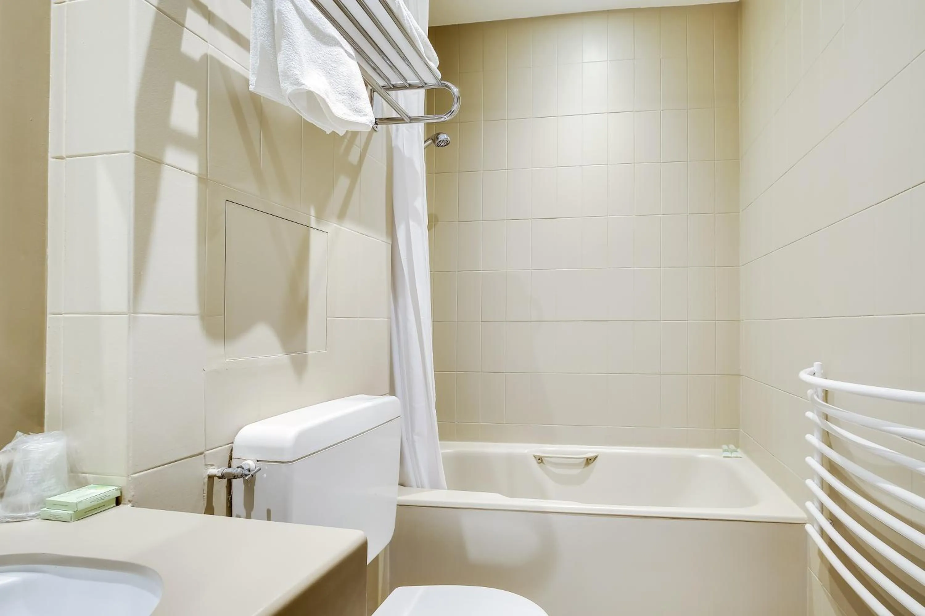 Bathroom in Hotel Des Arts