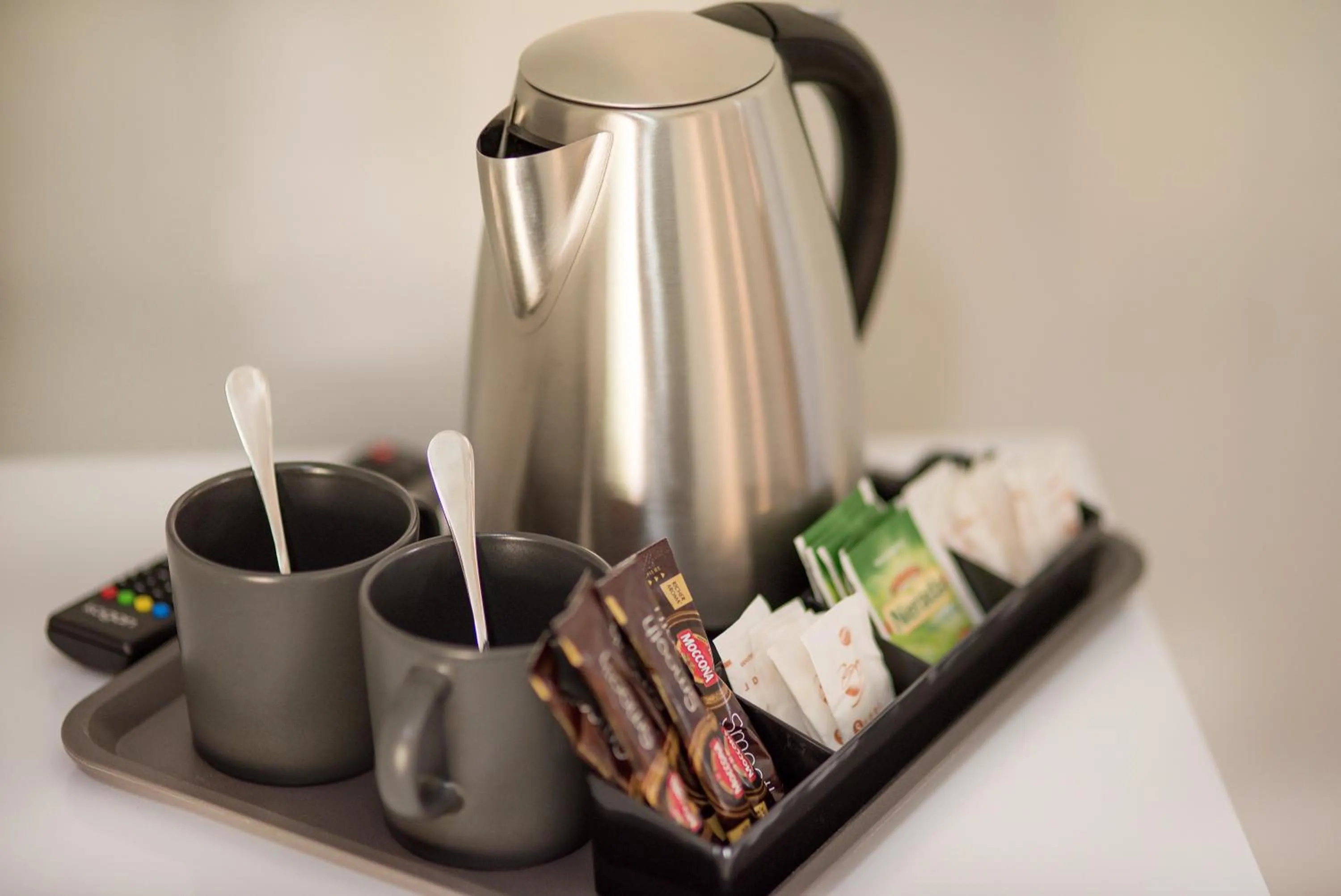 Coffee/tea facilities in Airlie Beach Magnums - Adults Only