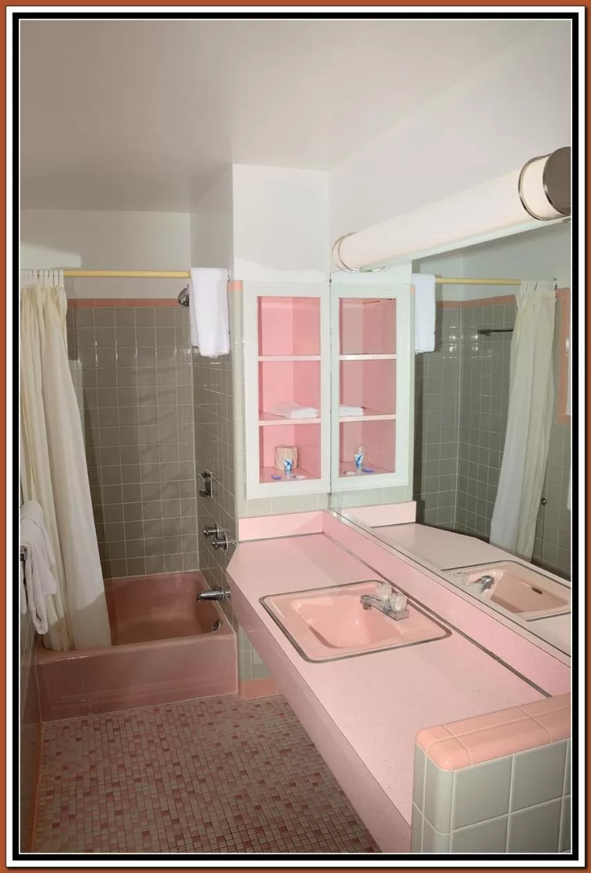 Bathroom in The Cardinal Inn