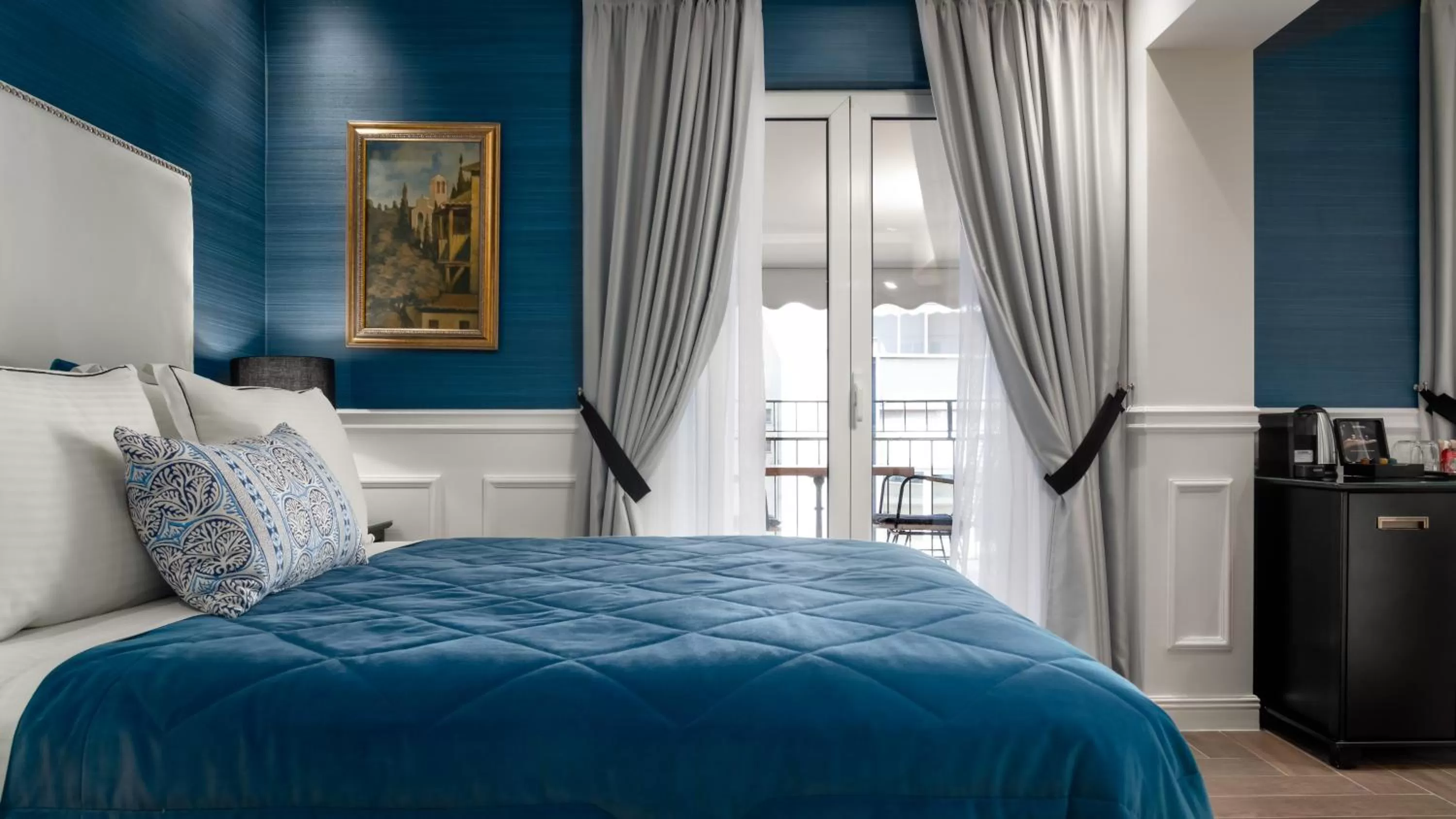 Balcony/Terrace, Bed in Evripidou Suites