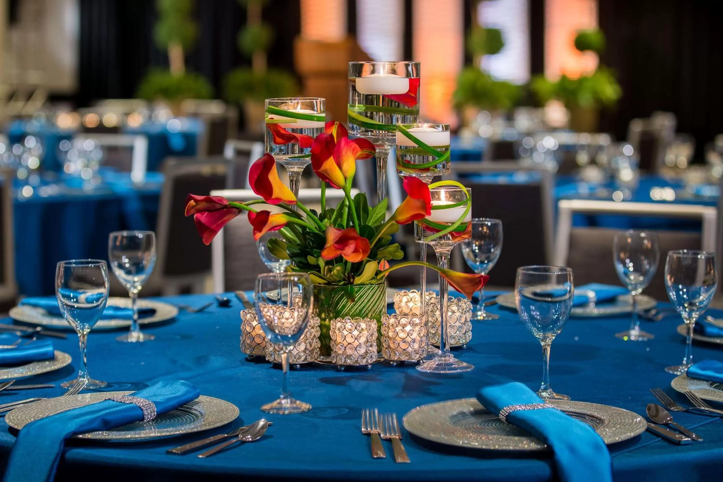 Dining area in Hilton Minneapolis