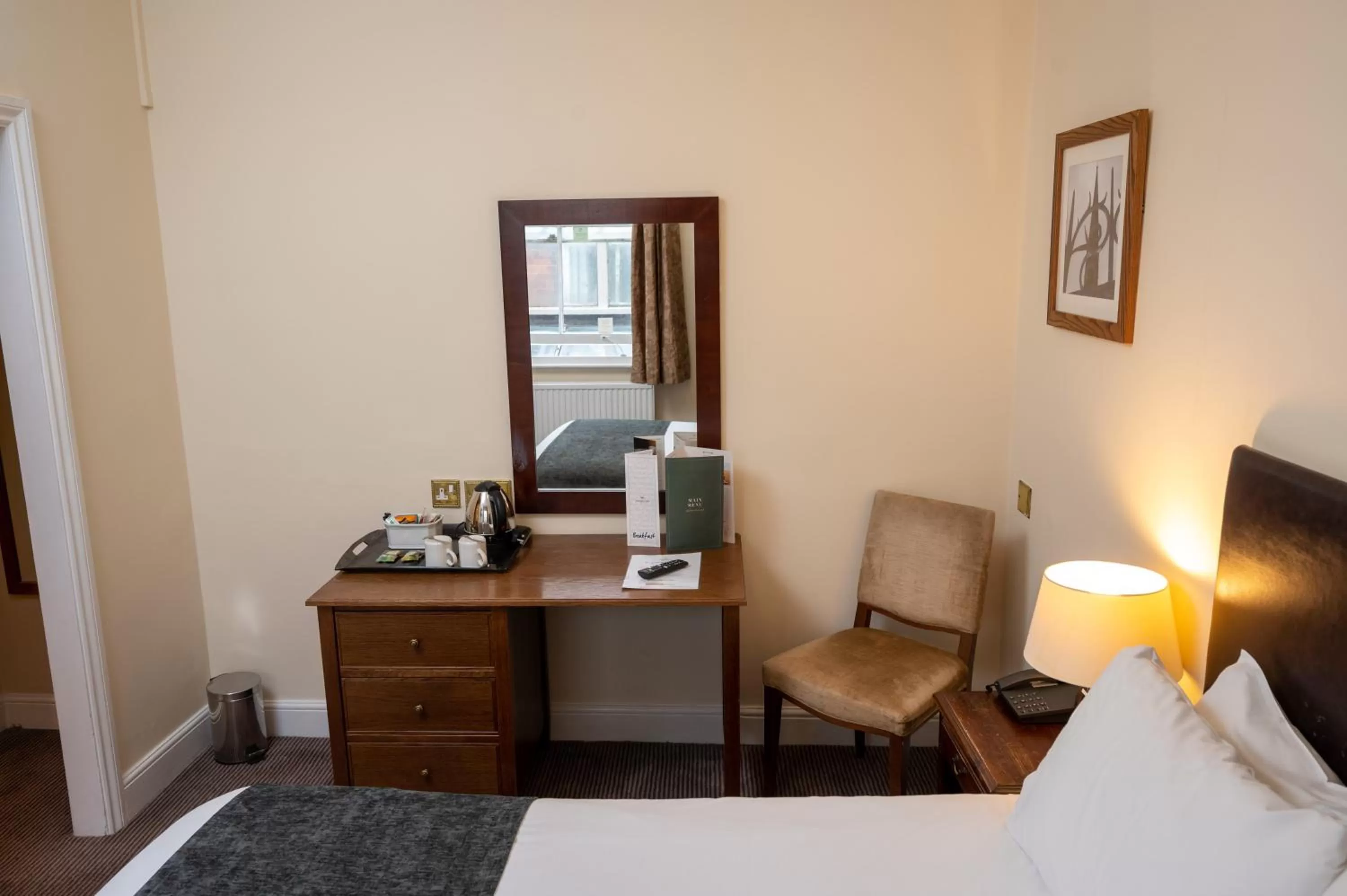 Coffee/tea facilities, Bed in Castle and Ball by Greene King Inns