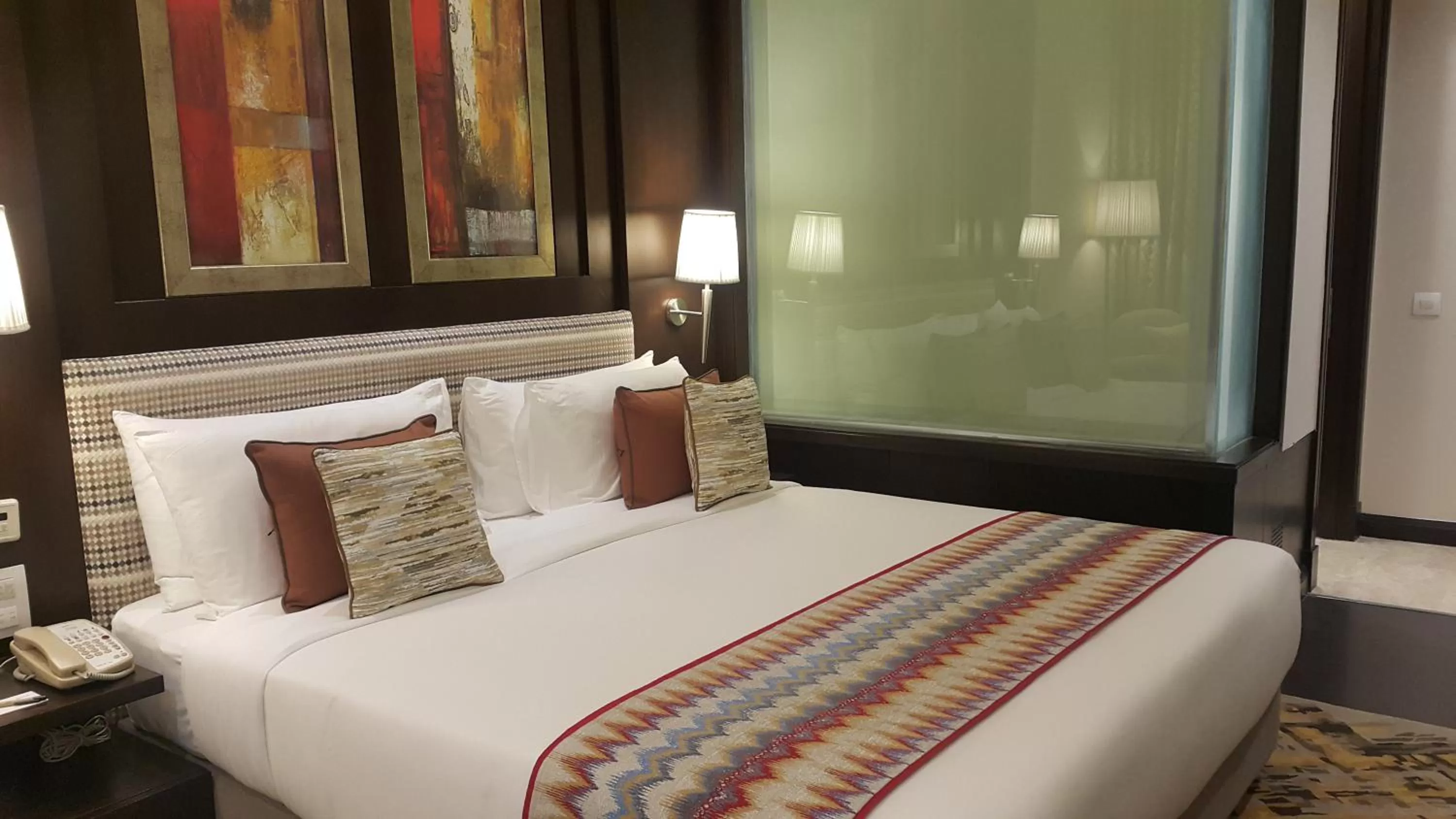 Bedroom, Bed in Radisson Noida