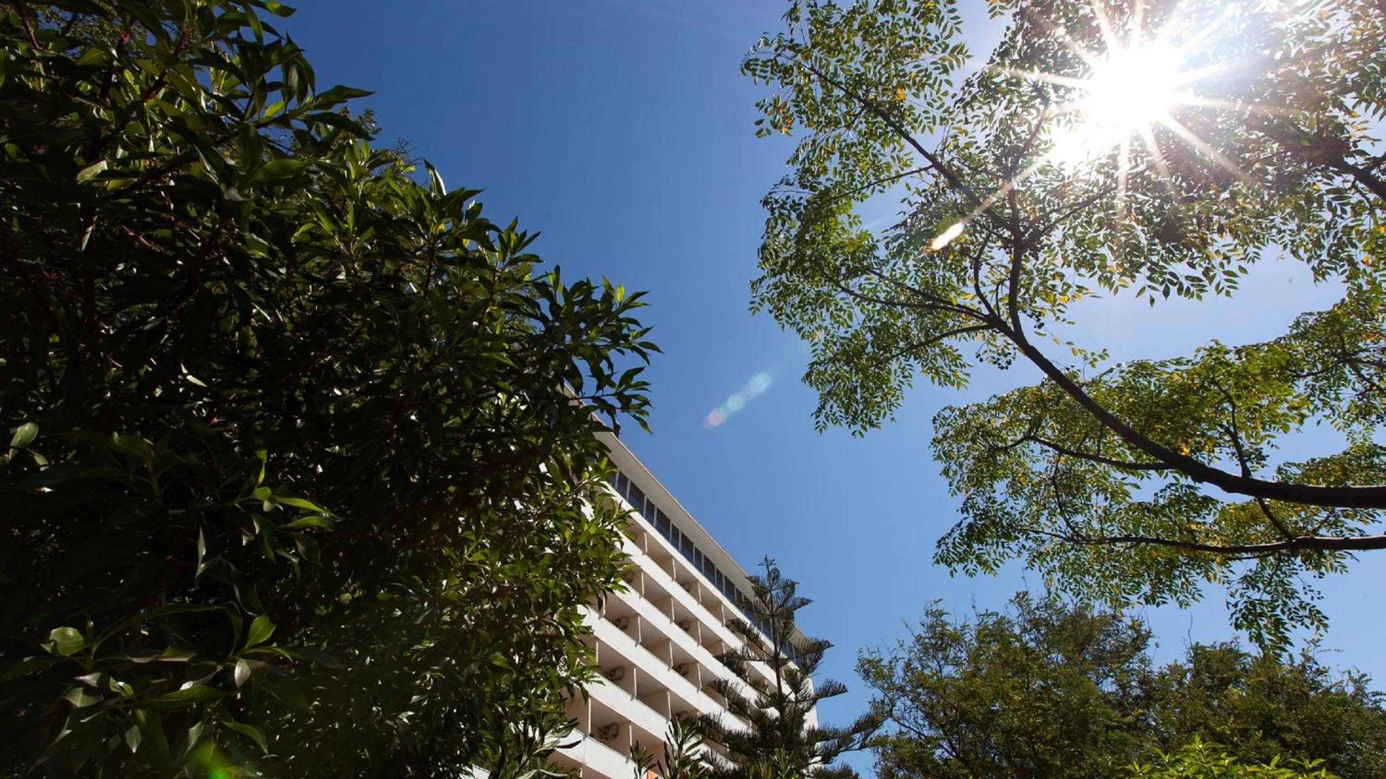 Facade/entrance in Carcavelos Beach Hotel