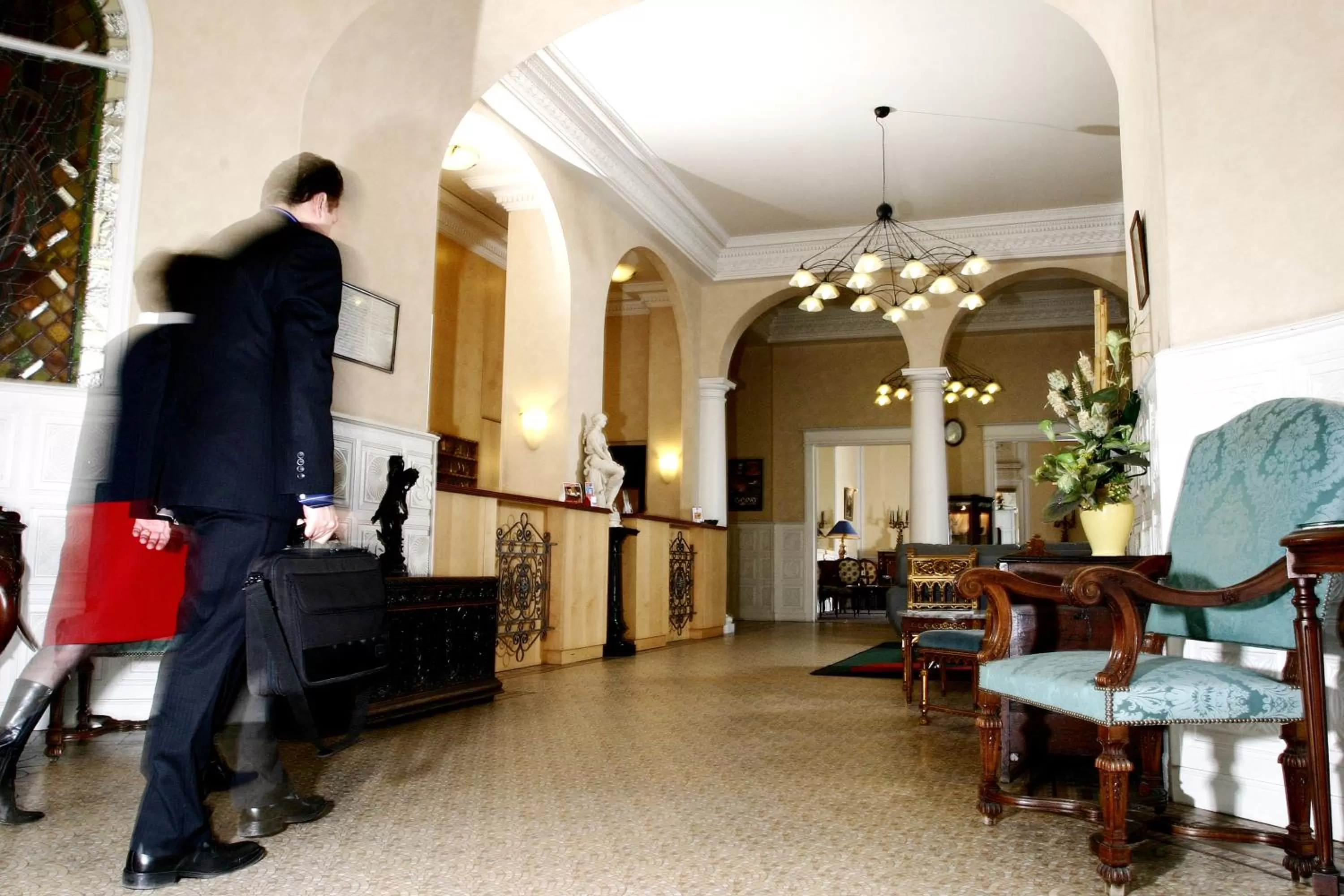 Lobby or reception, Lounge/Bar in Best Western Continental Pau Centre