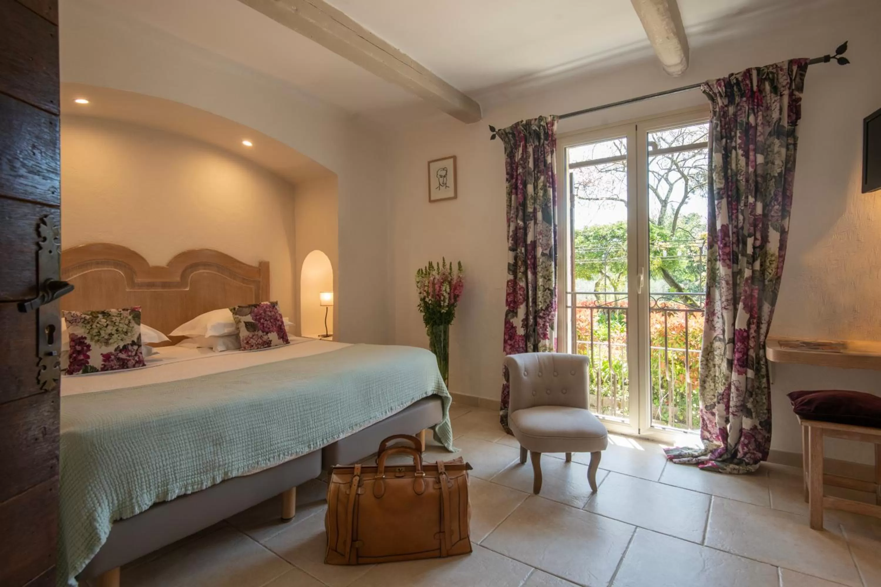 Bedroom, Bed in Hotel Les Messugues