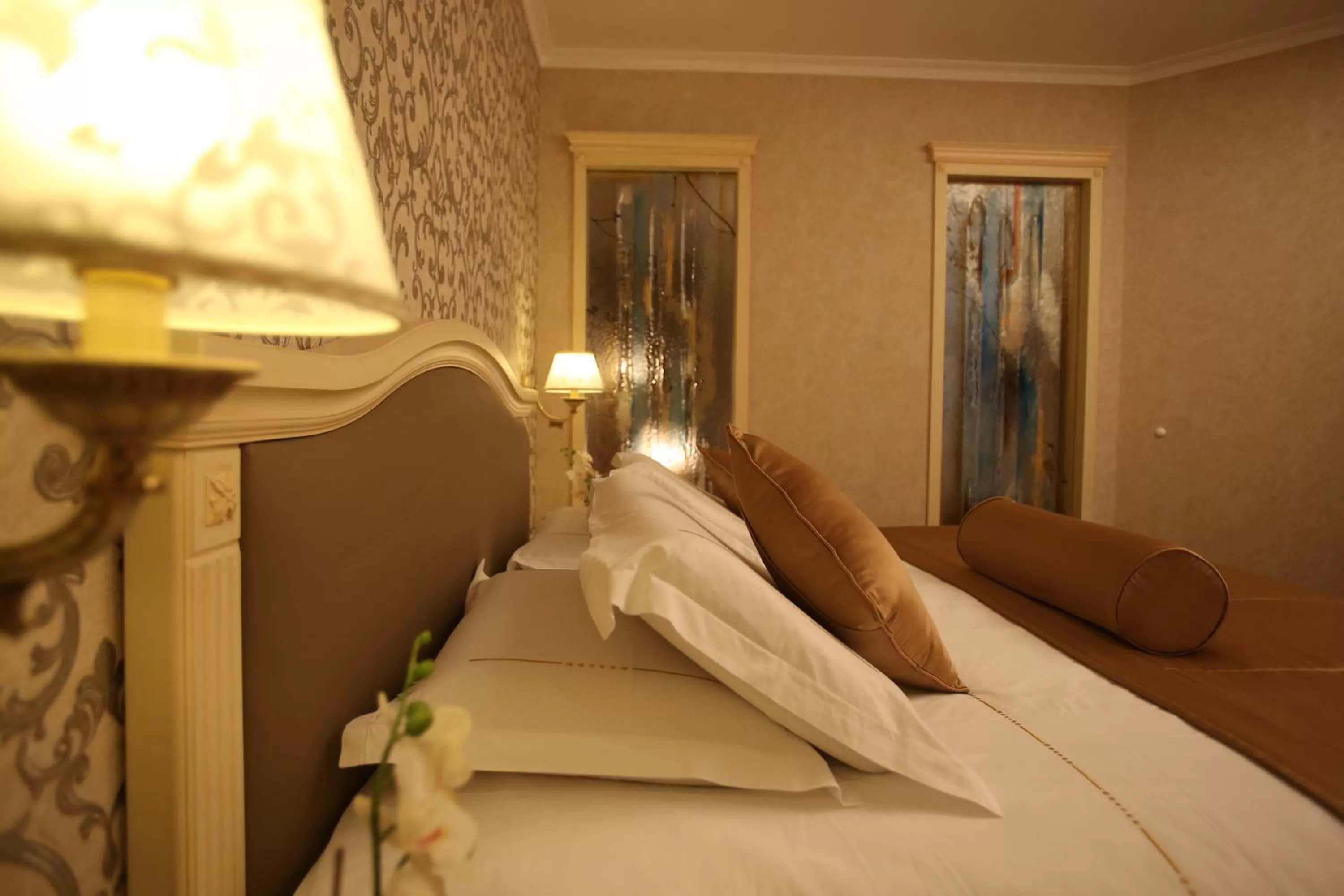 Massage, Bed in Grand Hotel & Spa Tirana