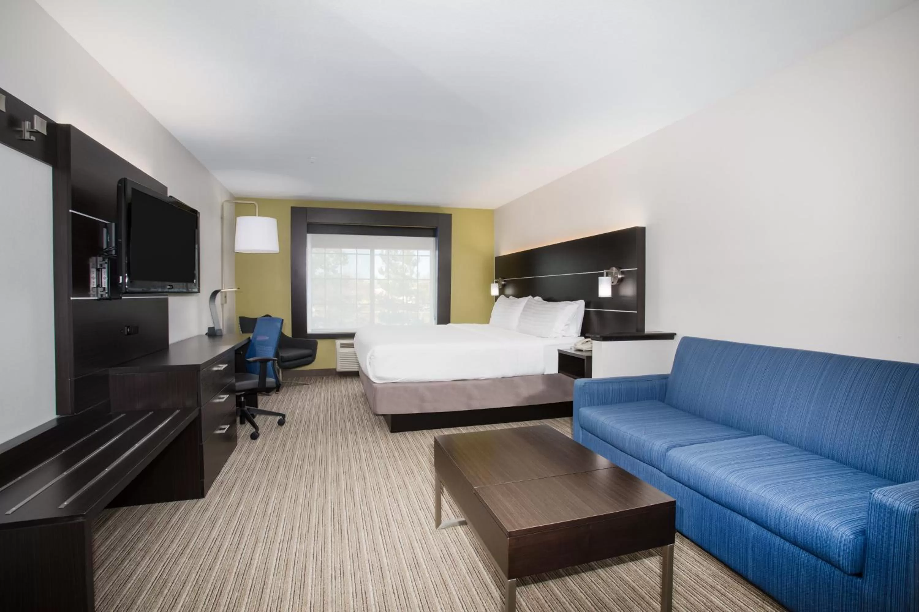 Photo of the whole room, Bed in Holiday Inn Express Hotel & Suites Fort Collins by IHG