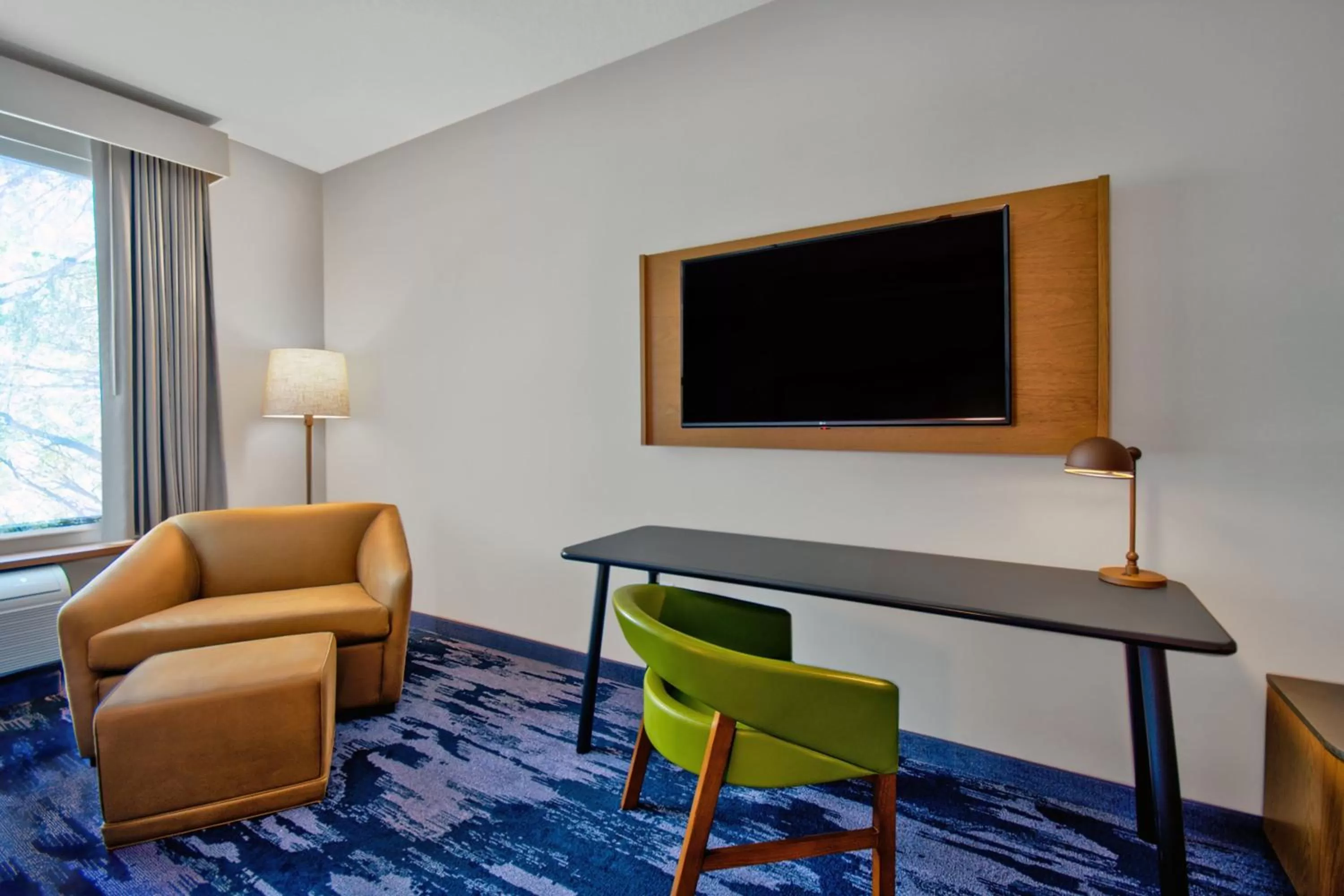 King Room with Adapted Tub - Mobility Accessible in Fairfield by Marriott Inn & Suites Orlando at FLAMINGO CROSSINGS® Town Center