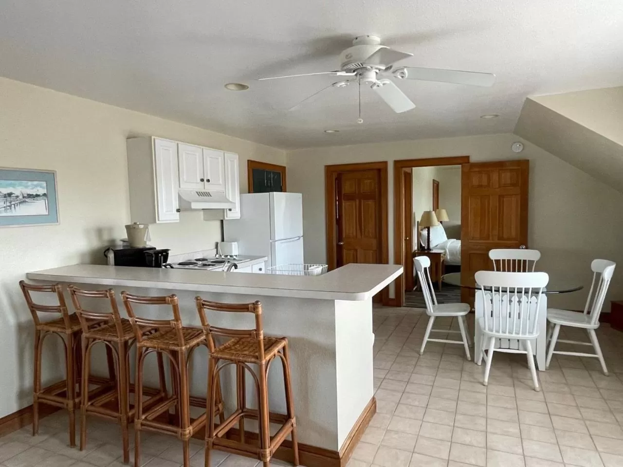 Kitchen or kitchenette in Pony Island Inn