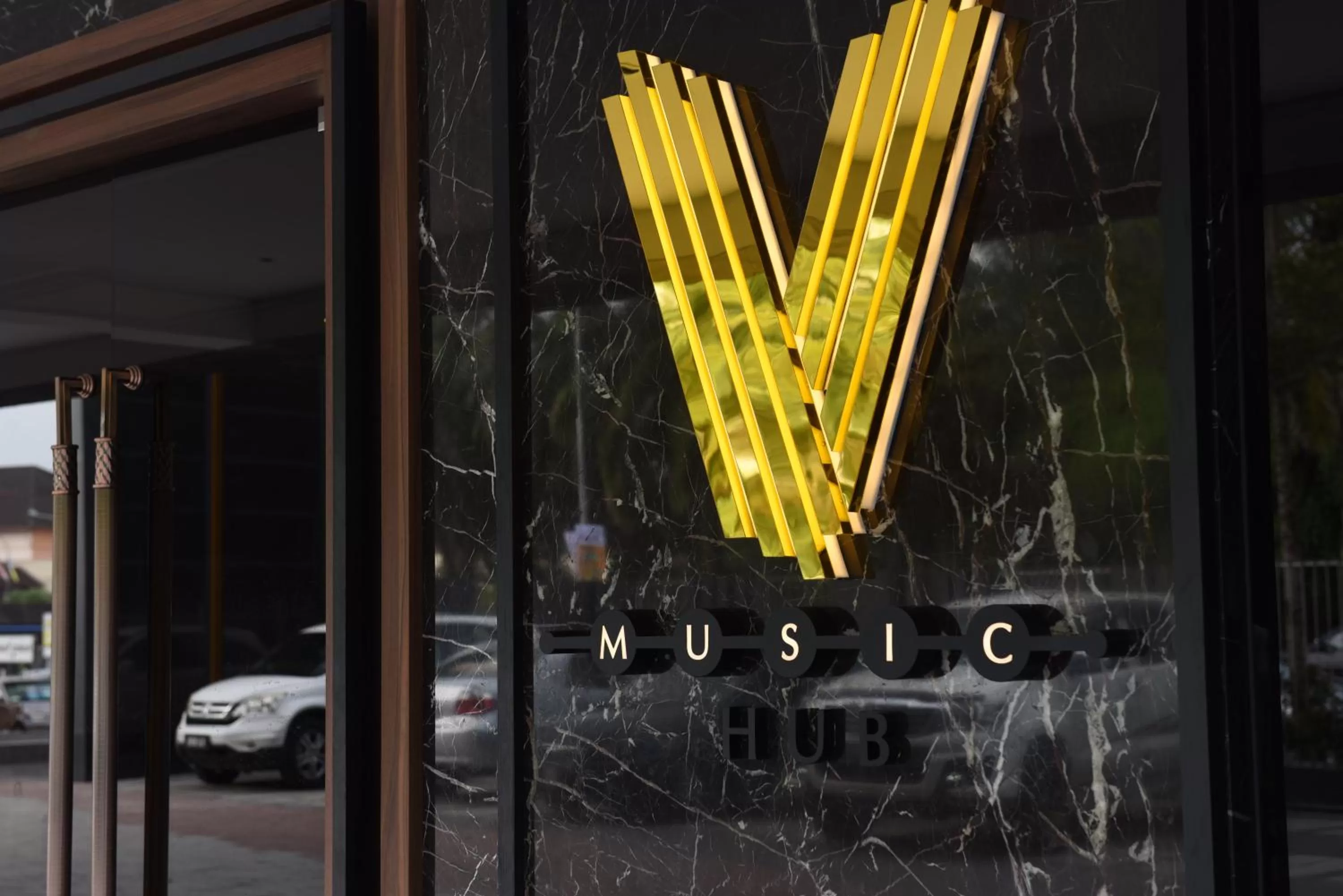 Karaoke in Vangohh Eminent Hotel & Spa