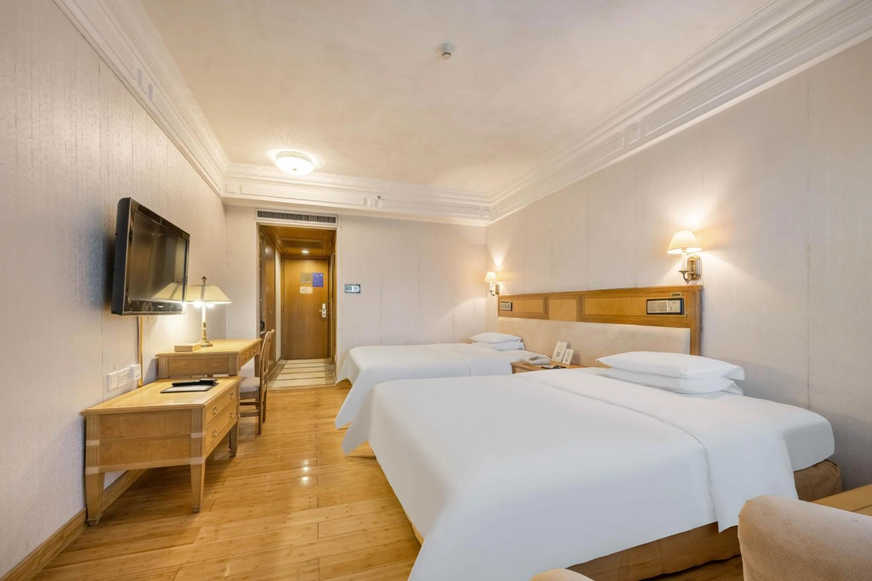 Photo of the whole room, Bed in Hotel Silverland