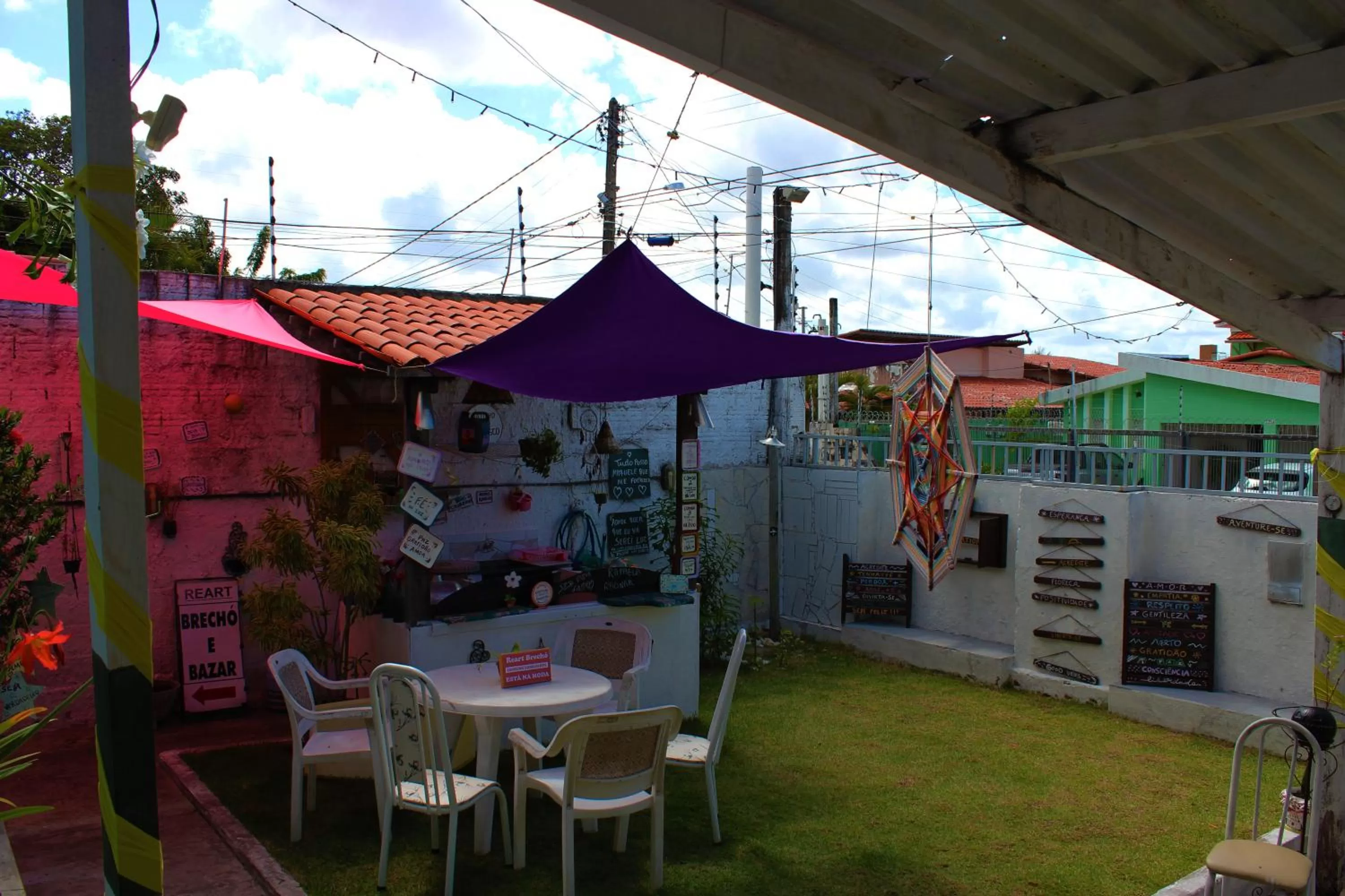 Property building in Hostel Das Canárias