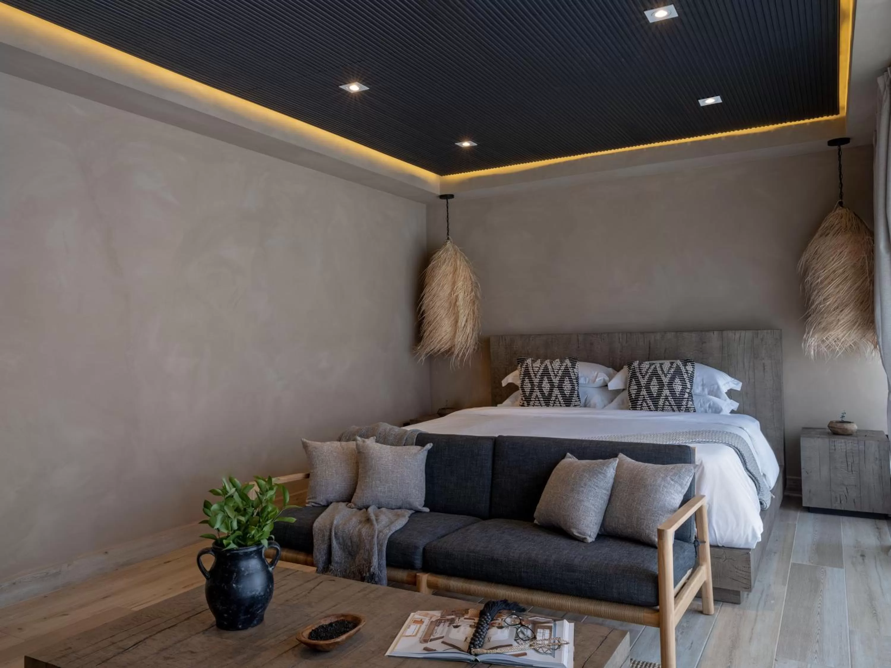 Photo of the whole room, Seating Area in San Juan Water & Beach Club Hotel