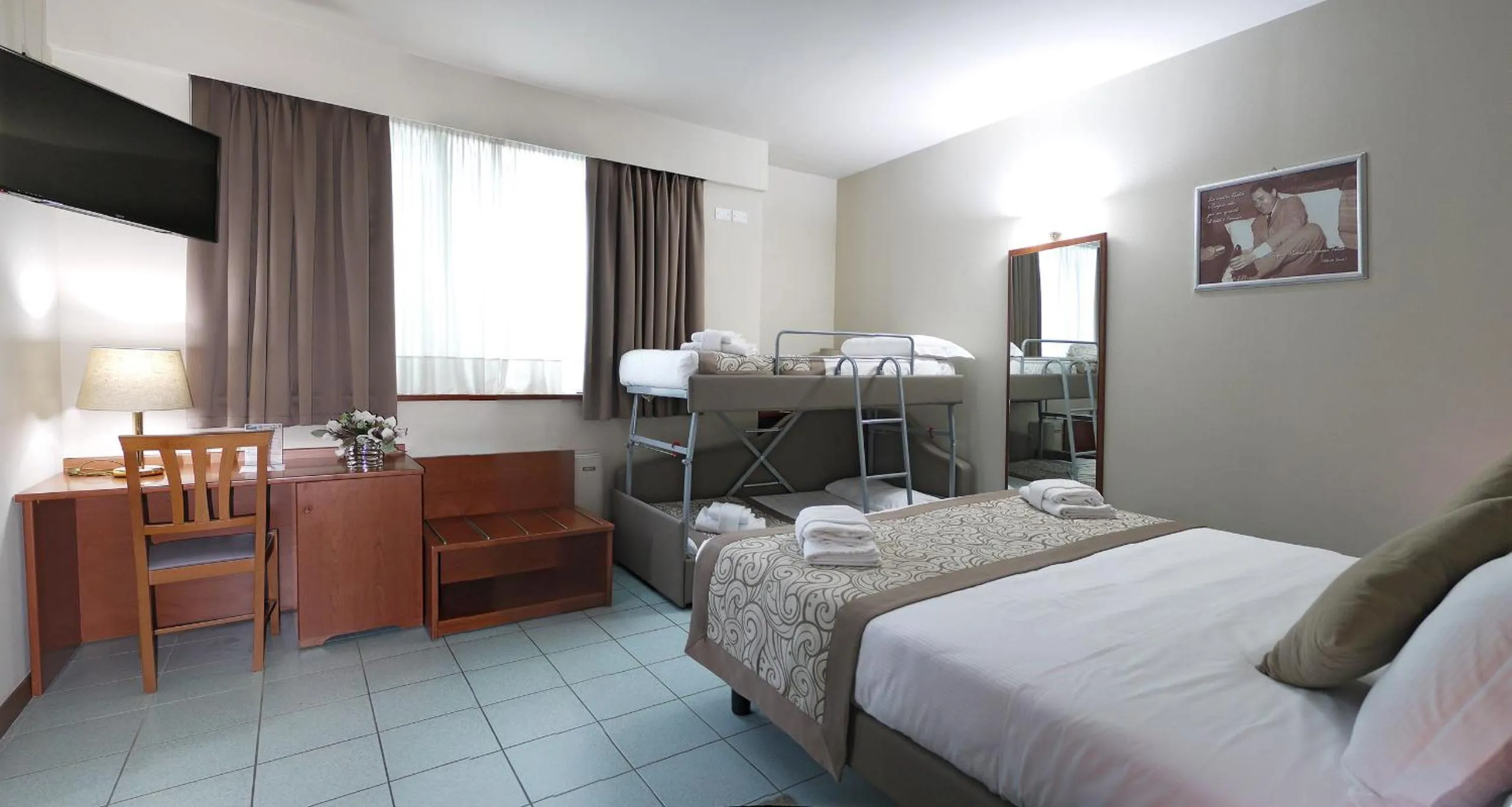 Photo of the whole room, Bed in ALA Hotel